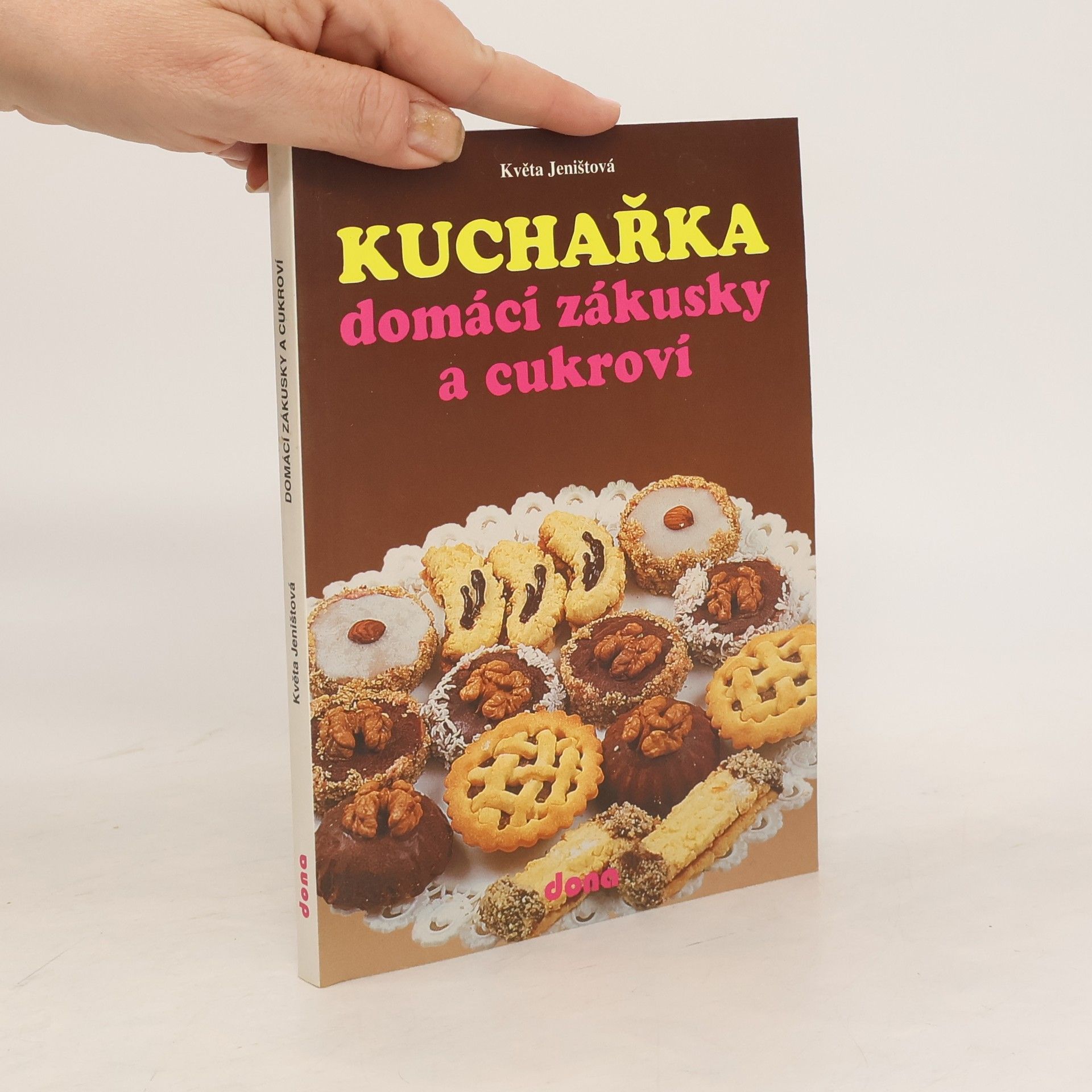 Miloslav Martenek Kuchařka: Domácí zákusky a cukroví