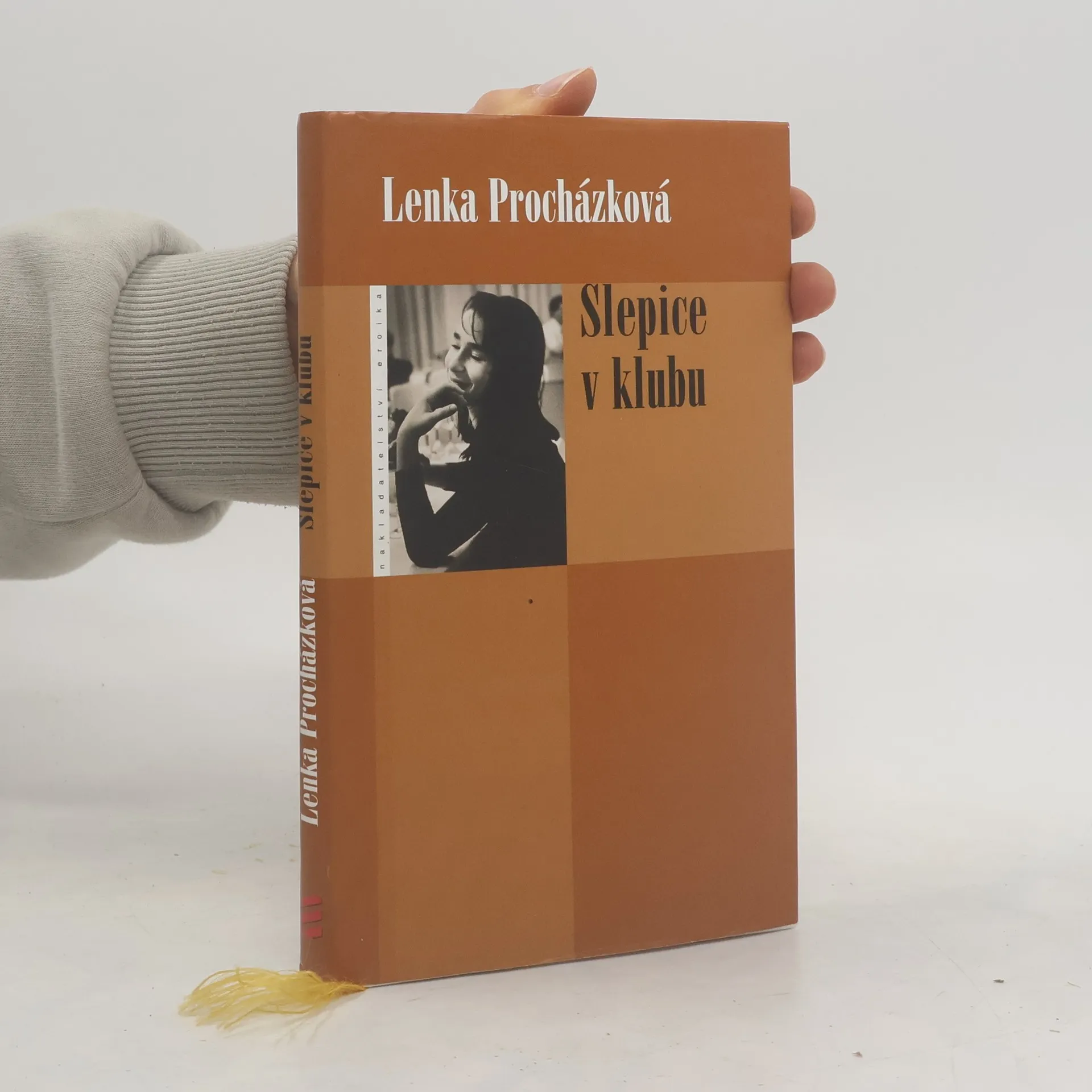Slepice v klubu | Kniha | Lenka Procházková | CS