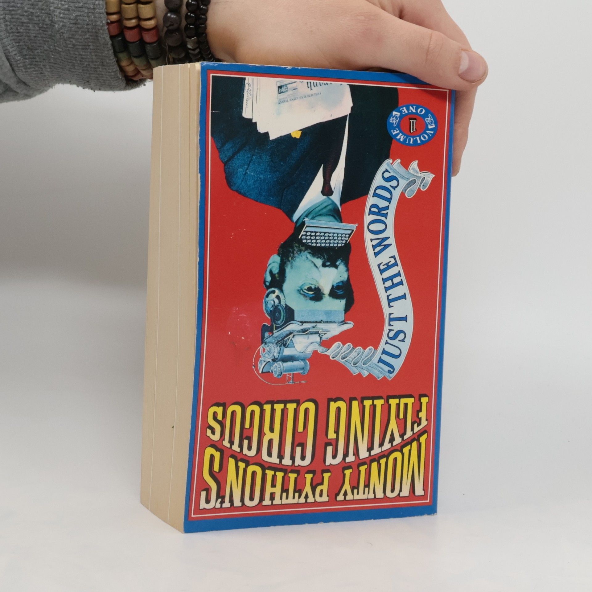 Various authors Monty Python's Flying Circus 1-2