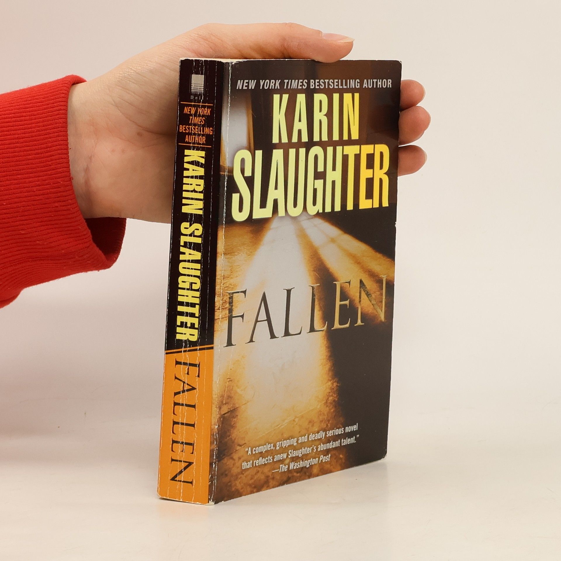 Karin Slaughter Fallen. Harter Schnitt, englische Ausgabe