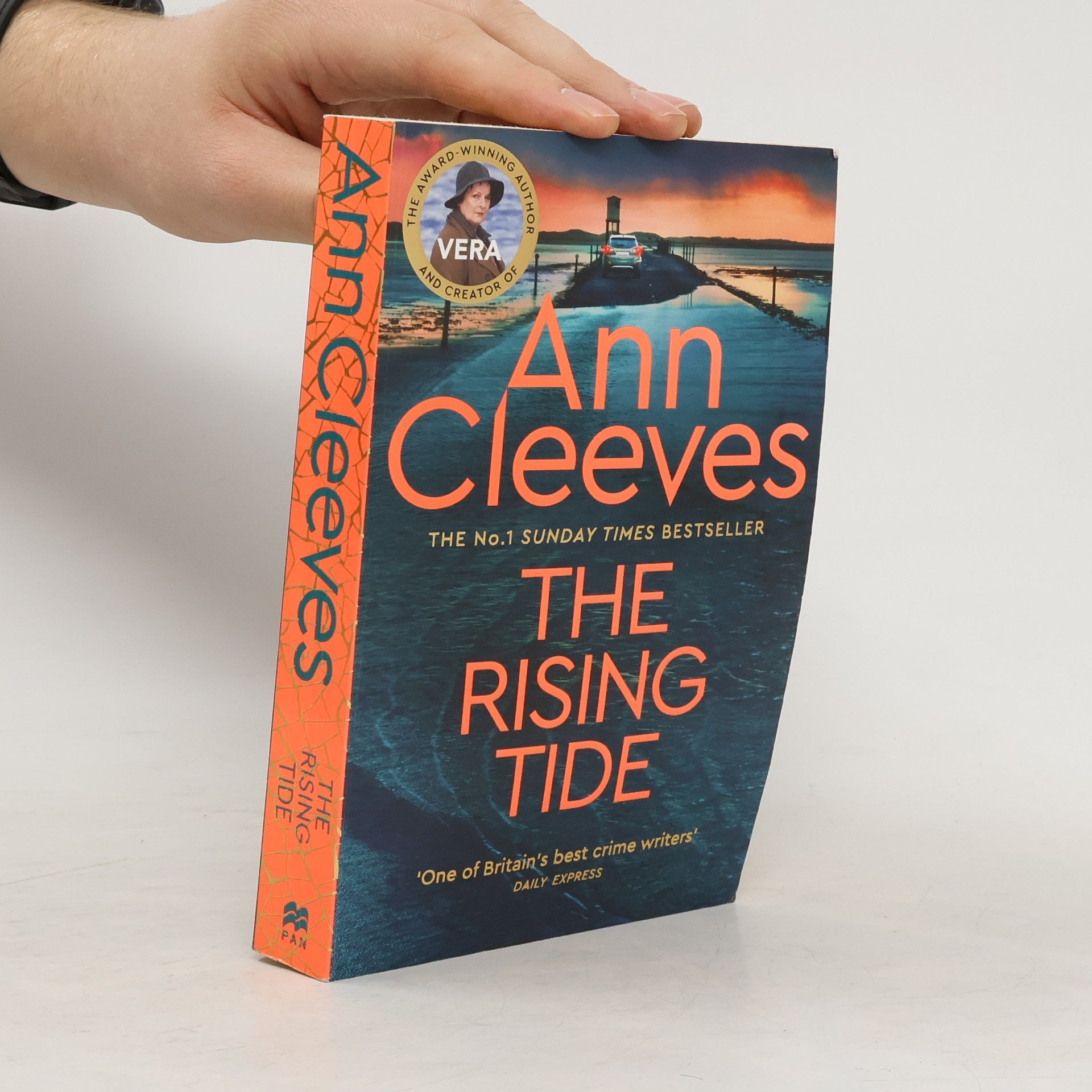Ann Cleeves The Rising Tide
