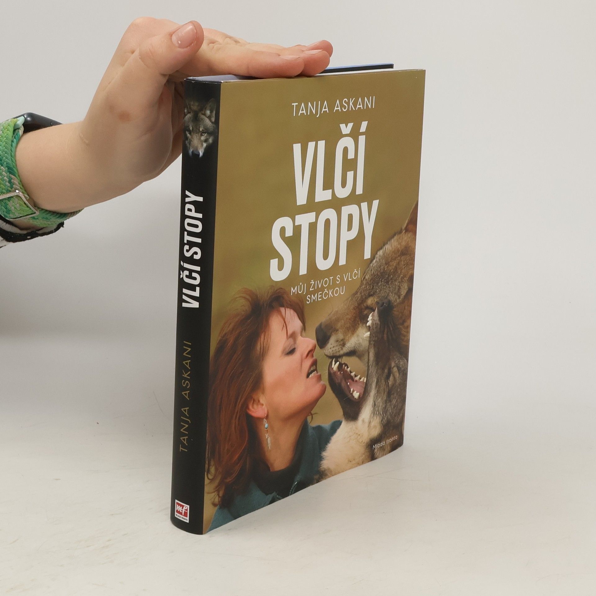 Tanja Askani Vlčí stopy: Můj život s vlčí smečkou
