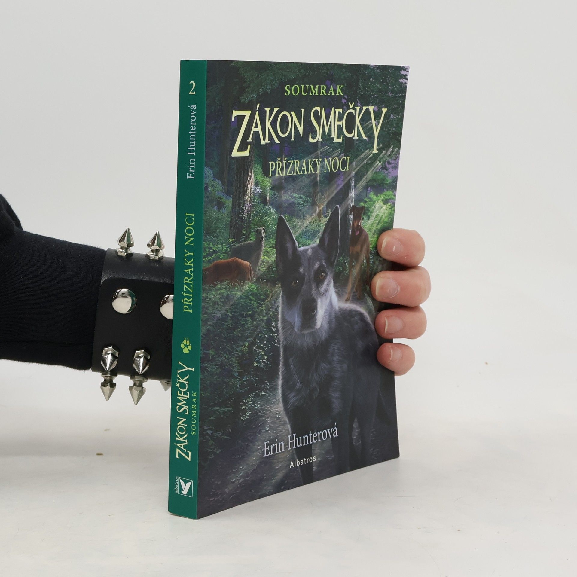 Matěj Čuchna Zákon smečky : soumrak. Přízraky noci