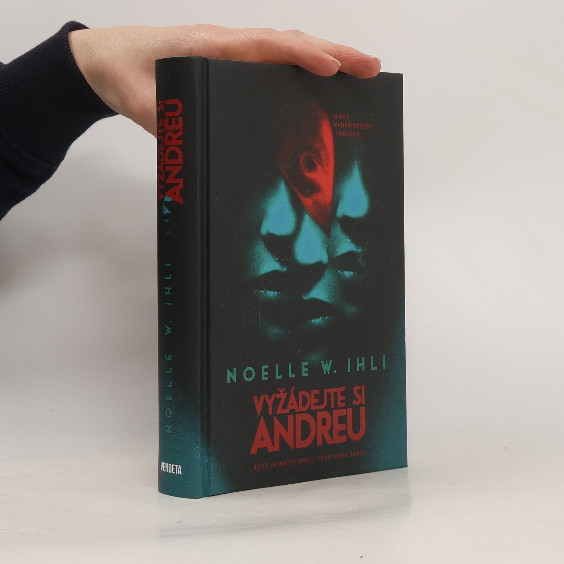Noelle W. Ihli Vyžádejte si Andreu