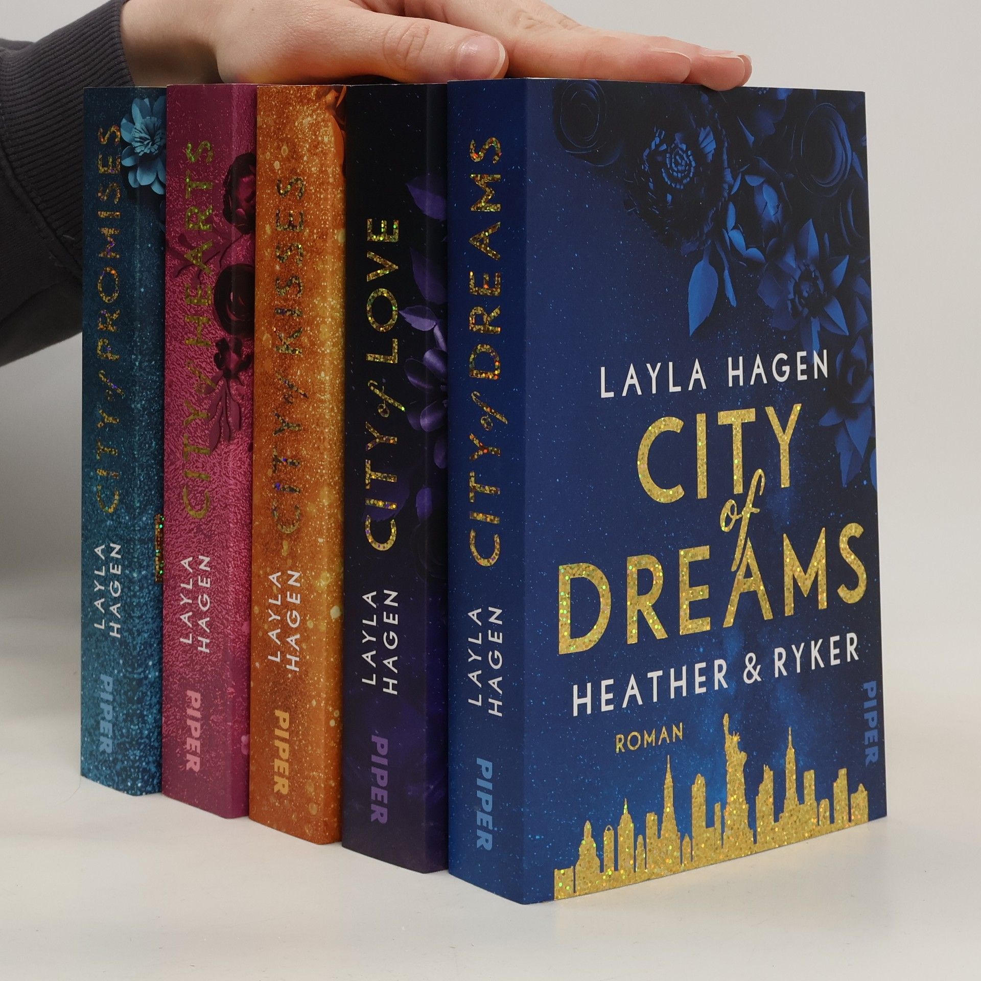 Layla Hagen City of Dreams / City of Love / City of Kisses / City of Hearts / City of Promises