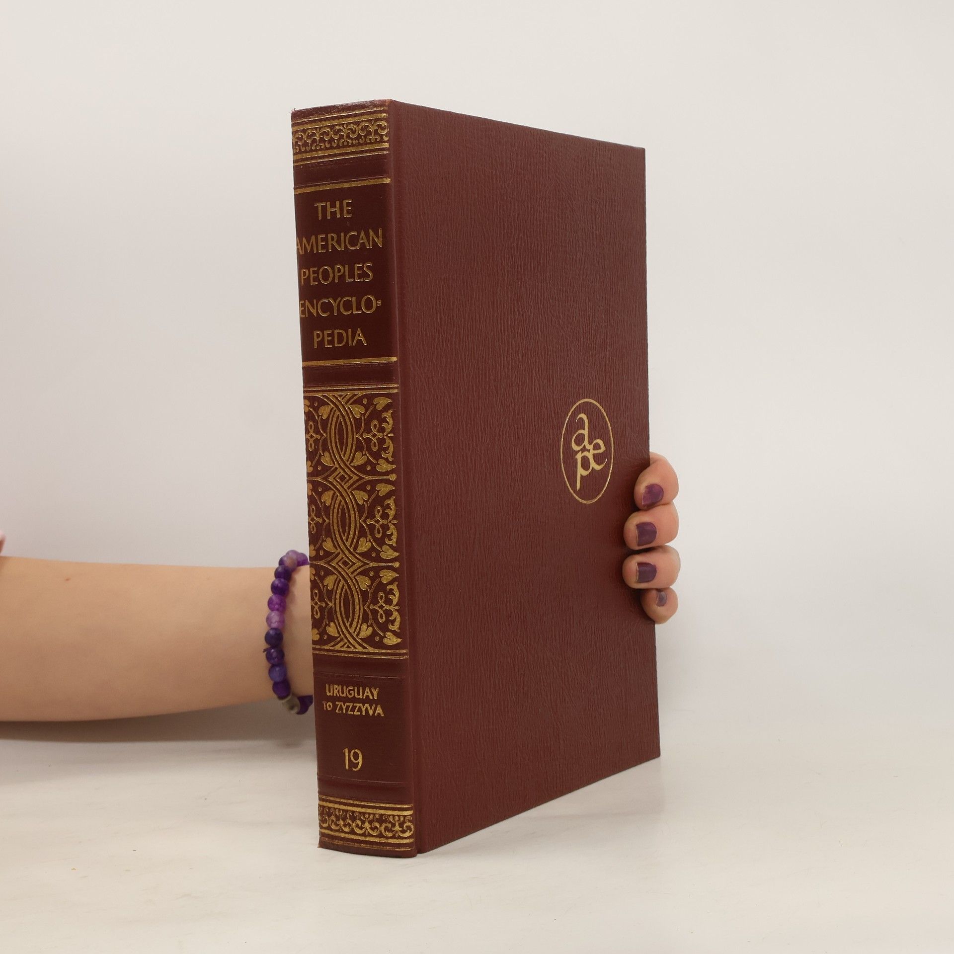 AA.VV. The American Peoples Encyclopedia 19
