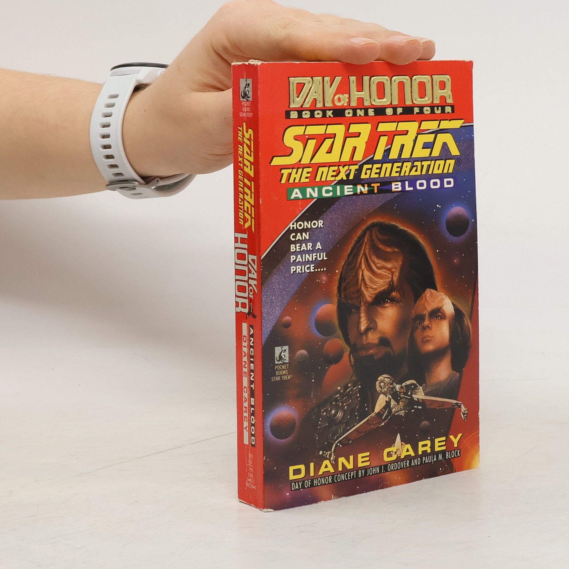 Diane Carey Star Trek: The Next Generation. Ancient Blood