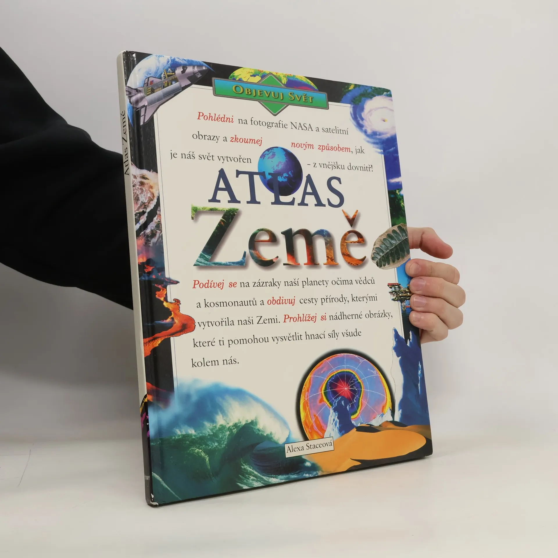 Atlas Země | Book | Alexa Stace | CS