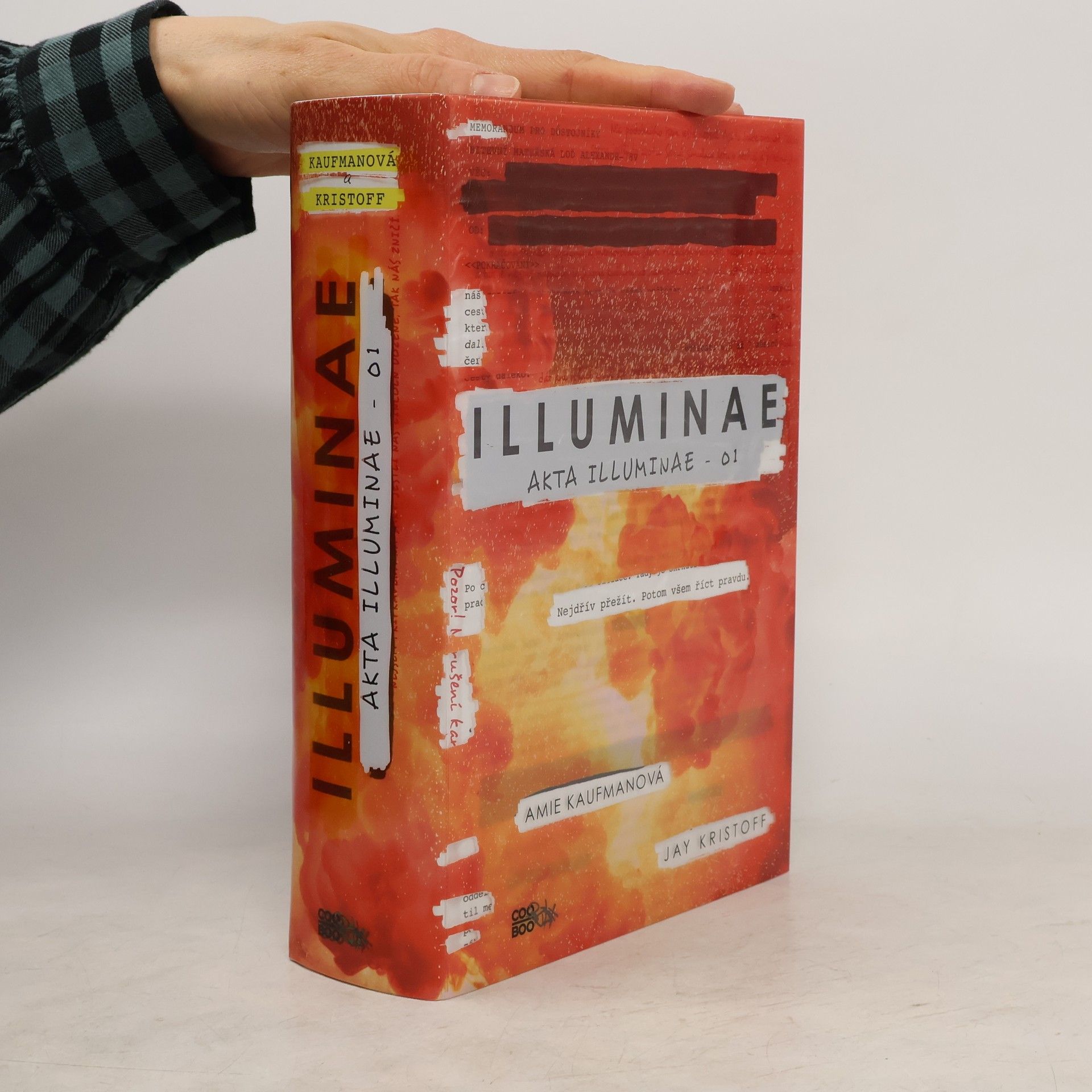 Amie Kaufman Akta illuminae. 01, Illuminae