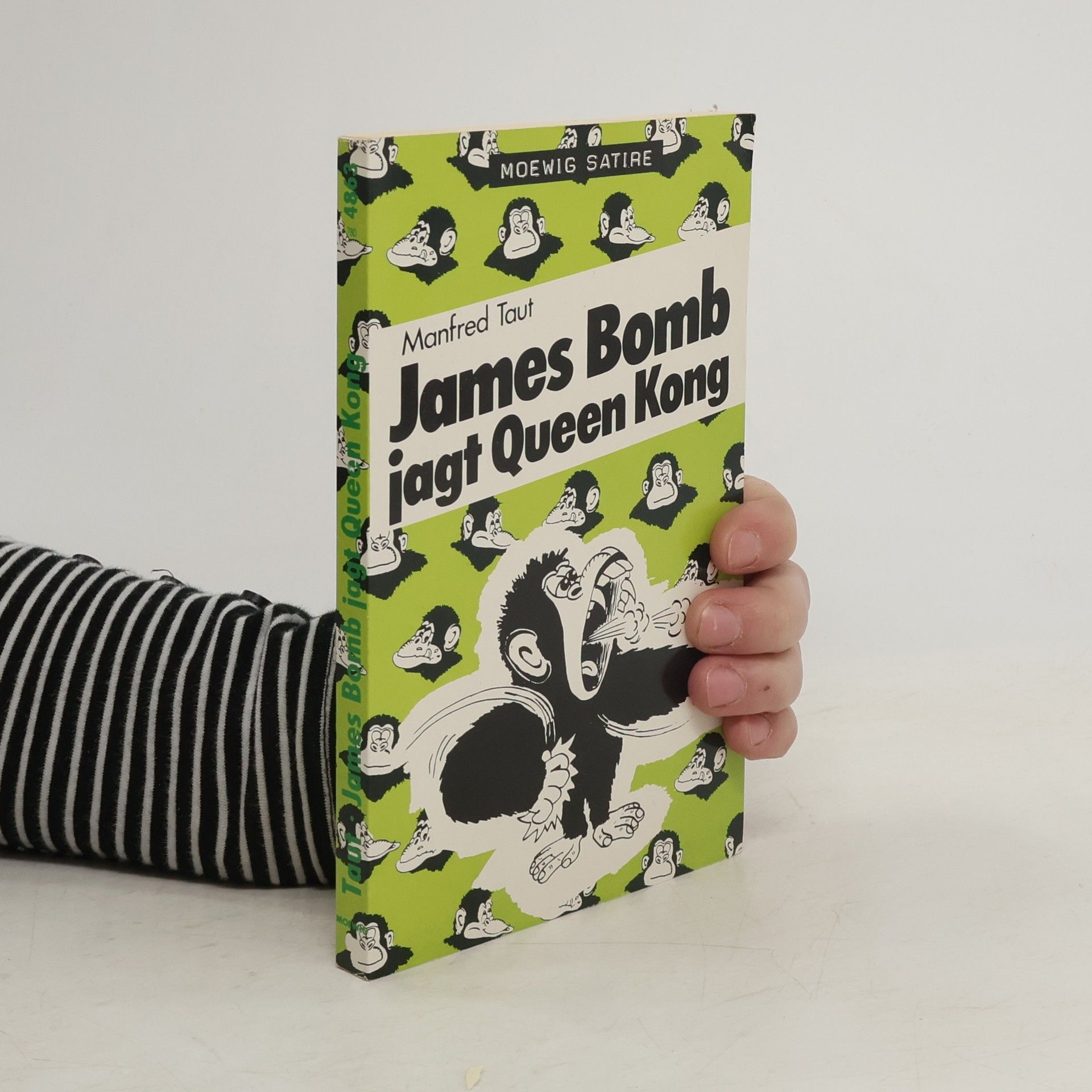 Manfred Taut James Bomb jagt Queen Kong