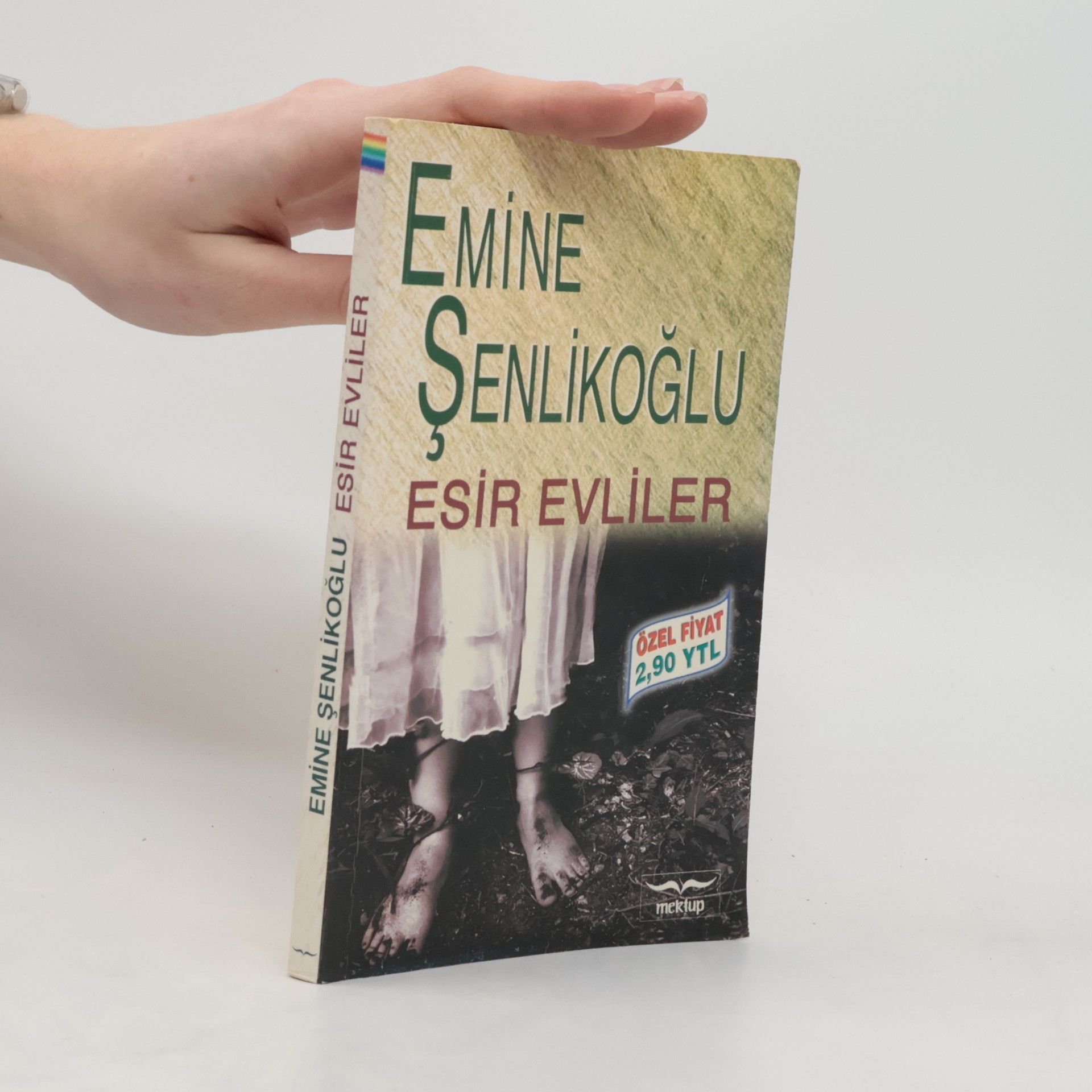 Emine Şenlikoǧlu Esir Evliler