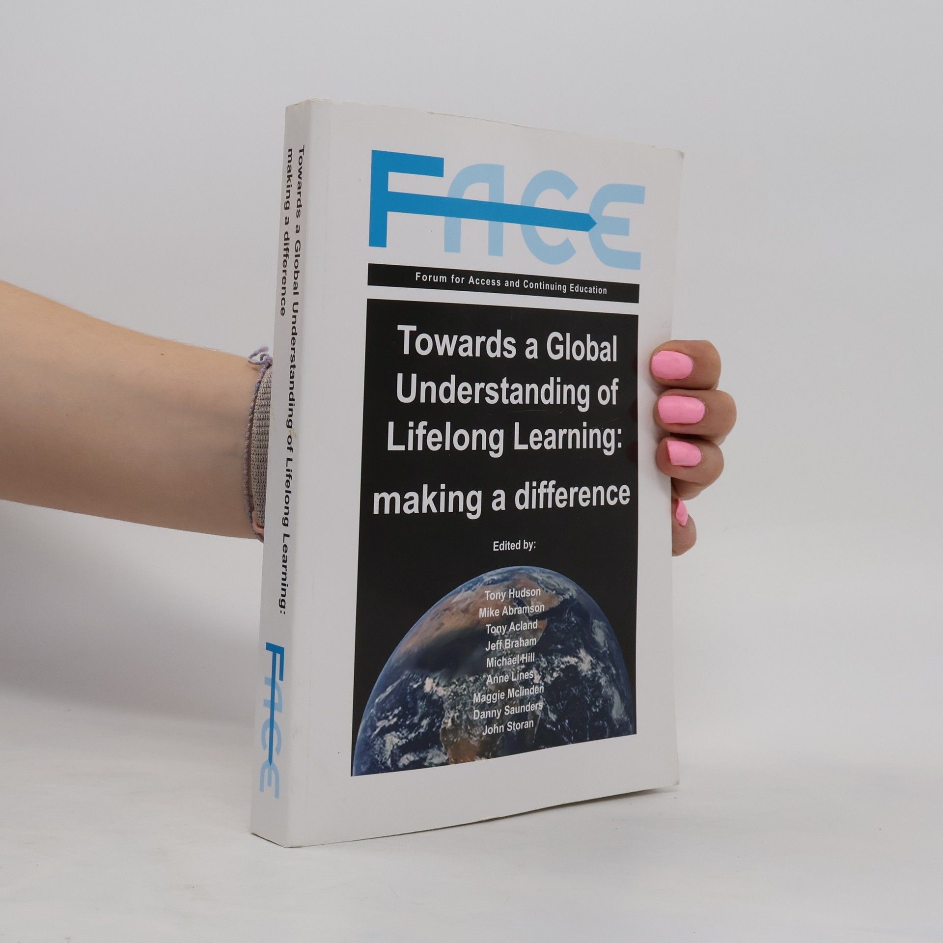 AA.VV. Towards a global understanding of lifelong learning