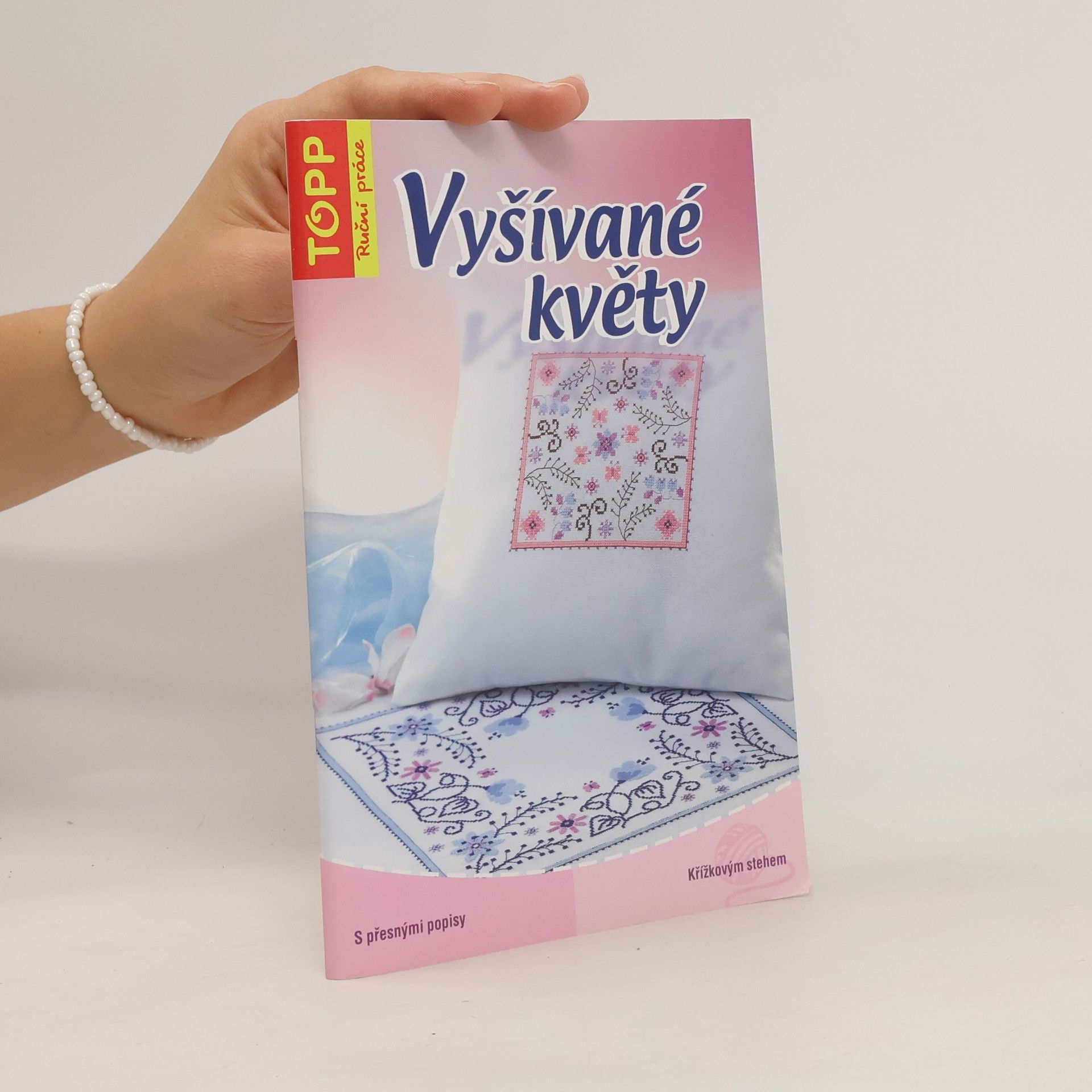 kolektiv Vyšívané květy