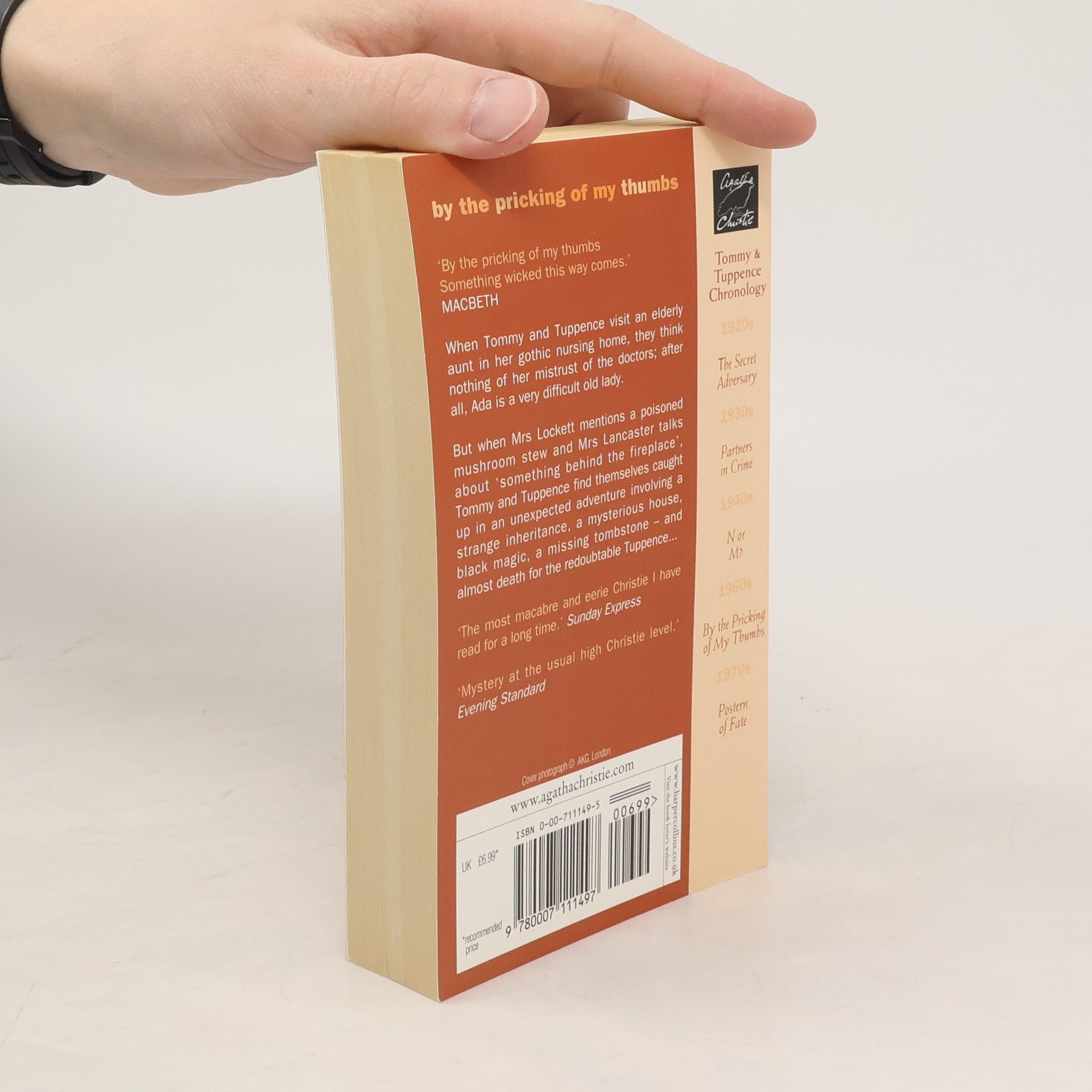 Agatha Christie By the pricking of my thumbs