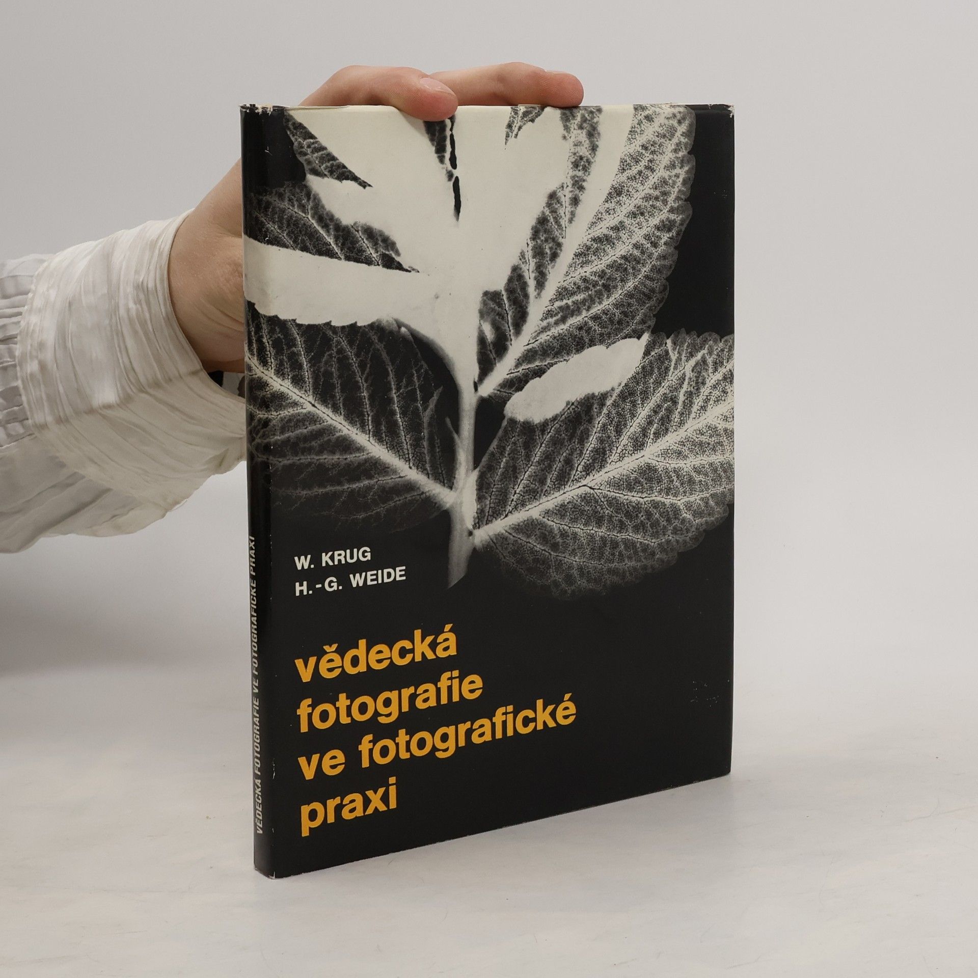 Wolfgang Krug Vědecká fotografie ve fotografické praxi. Metody optimálního vytěžení informací z černobílých negativů