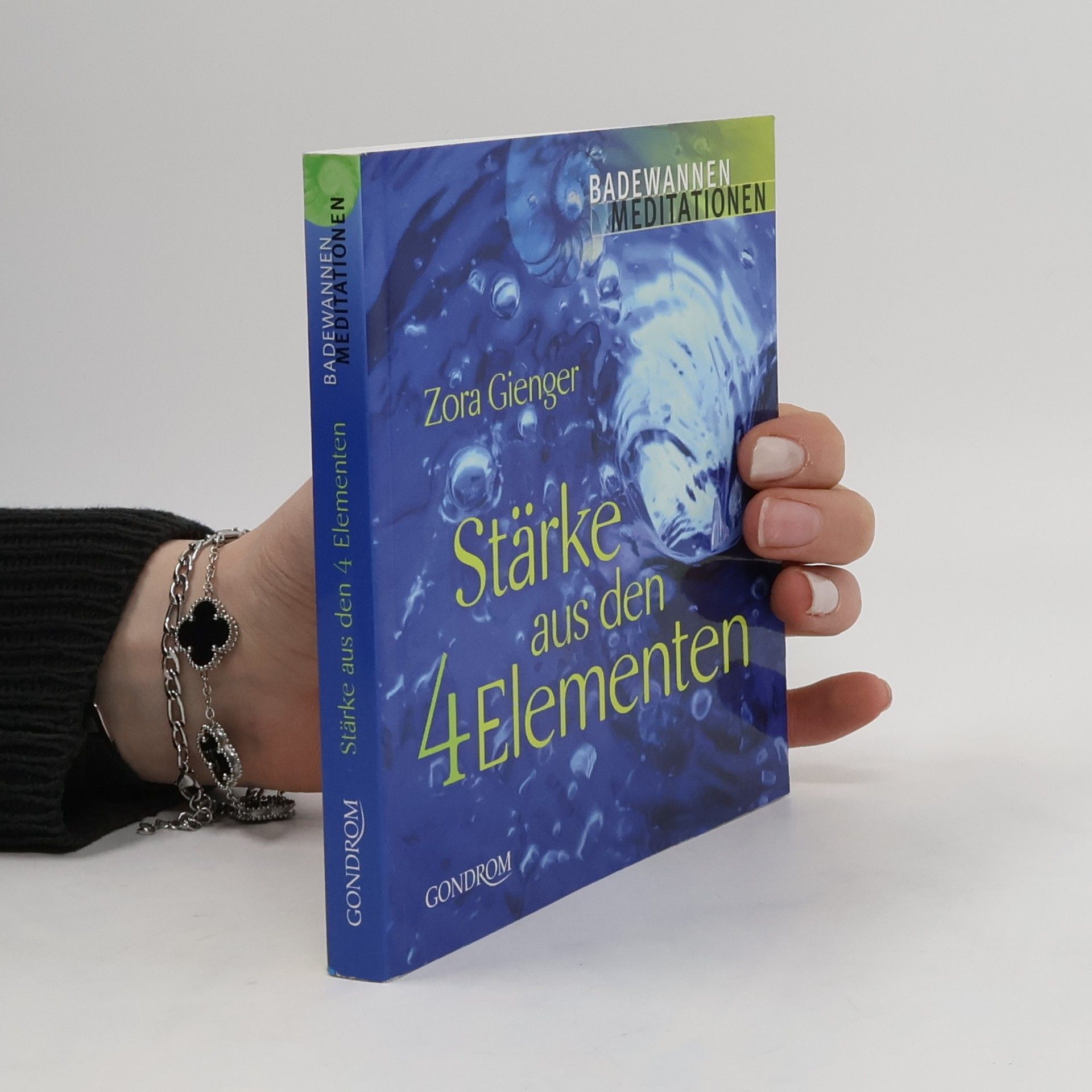 Zora Gienger Stärke aus den vier Elementen