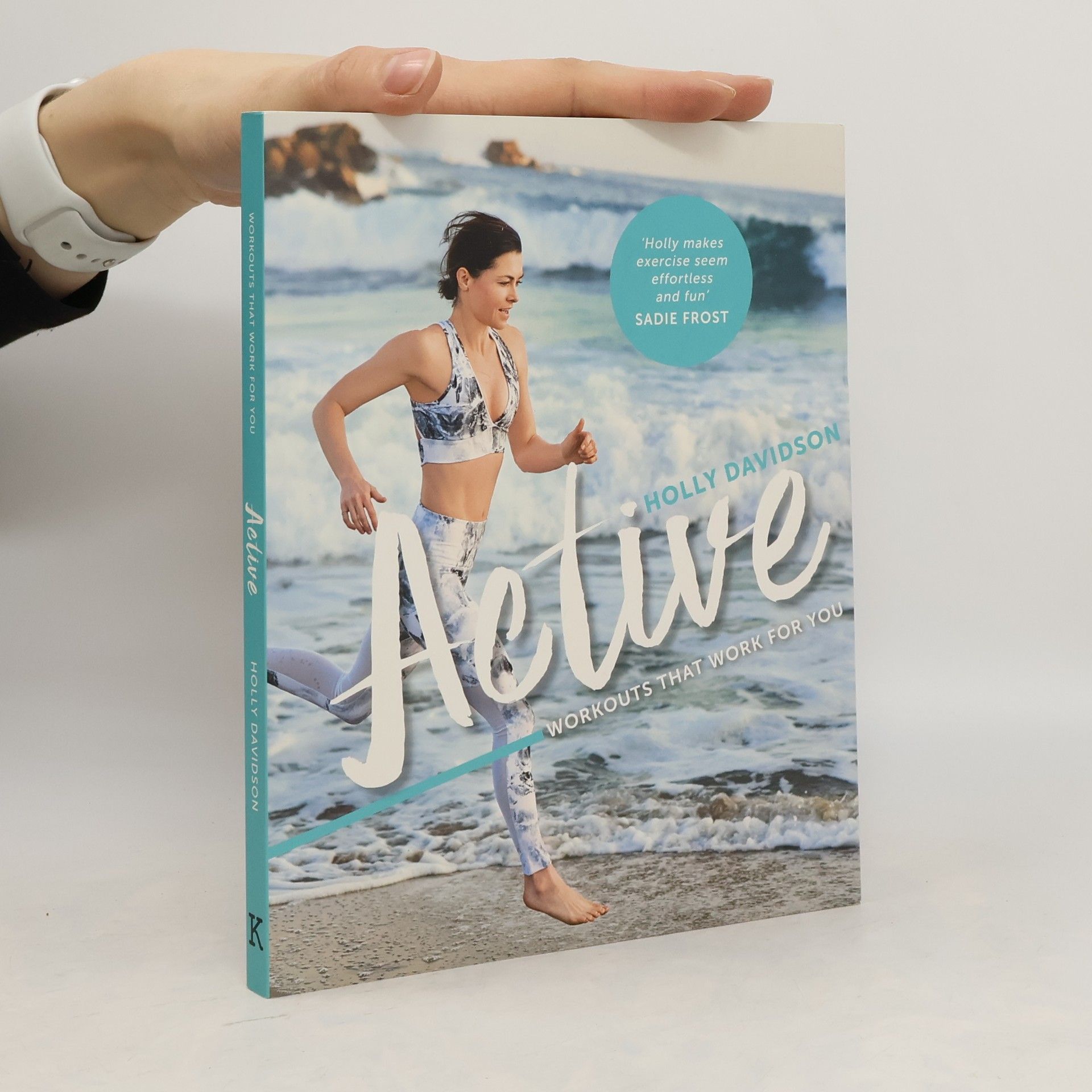 Holly Davidson Active