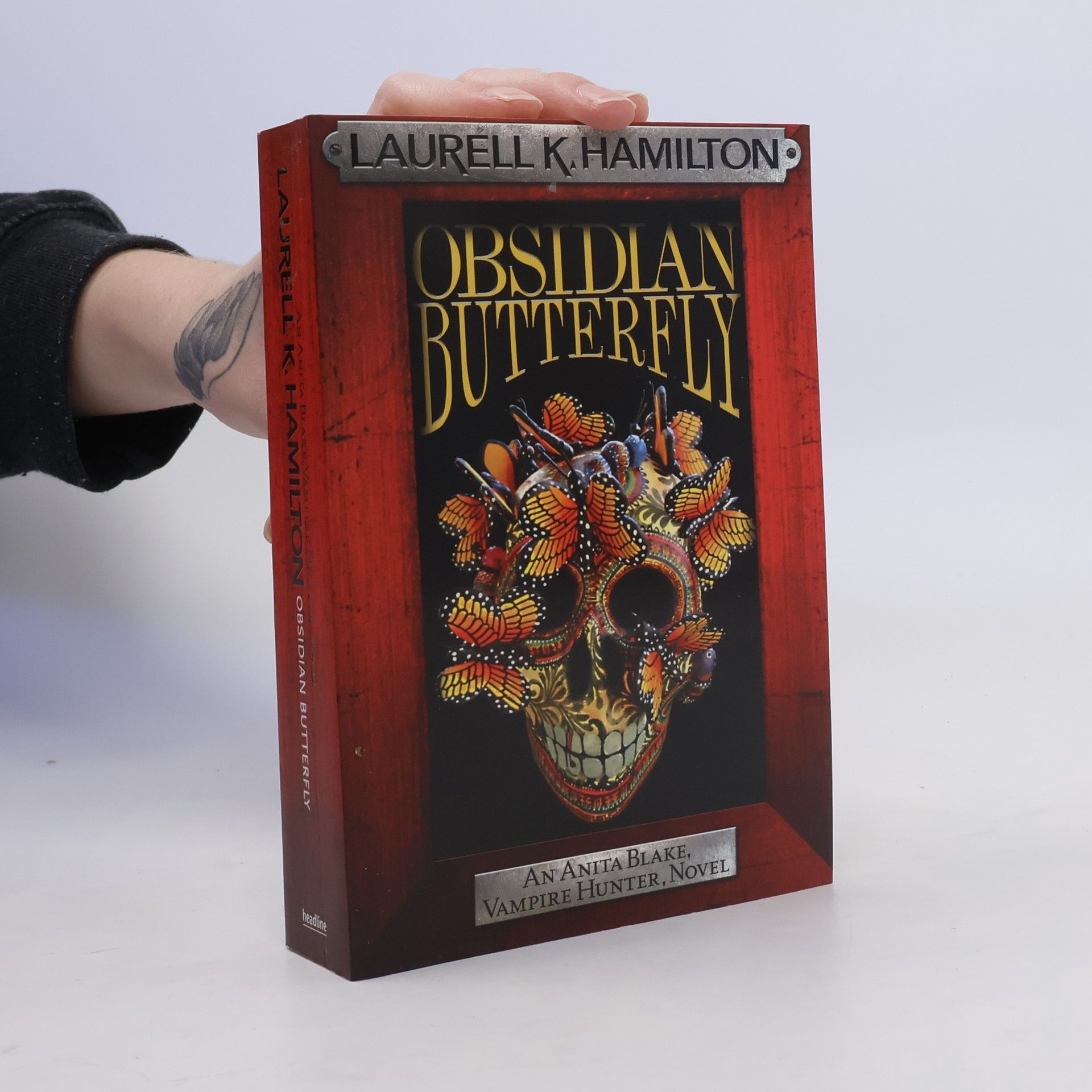 Laurell Kaye Hamilton Obsidian Butterfly