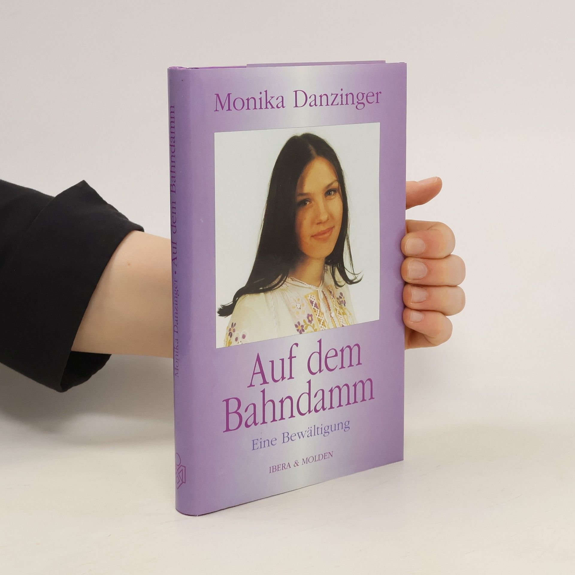 Monika Danzinger Auf dem Bahndamm
