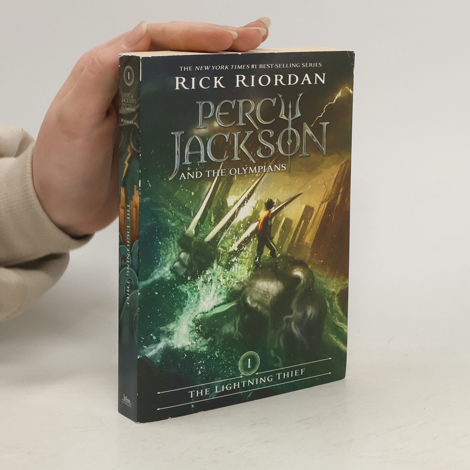 Rick Riordan The Lightning Thief Book 1. Percy Jackson and the Olympians