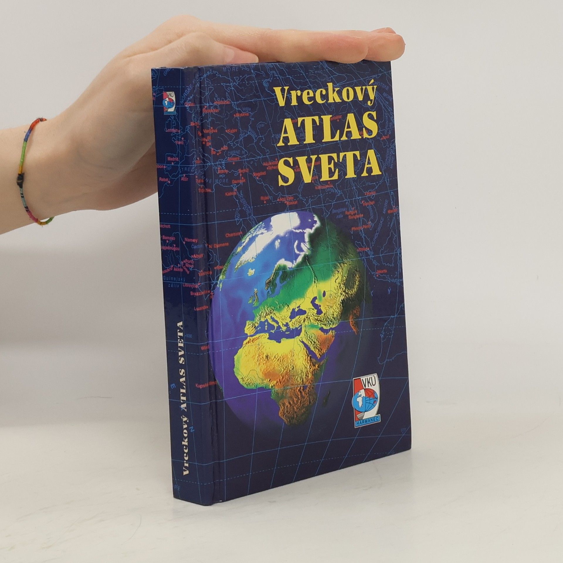 Slovensko) Vojenský kartografický ústav (Harmanec Vreckový atlas sveta