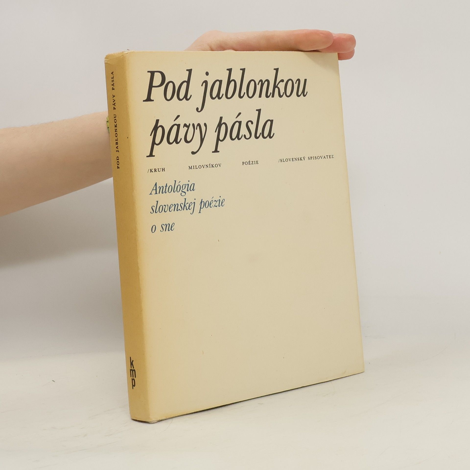 Daniel Hevier Pod jablonkou pávy pásla