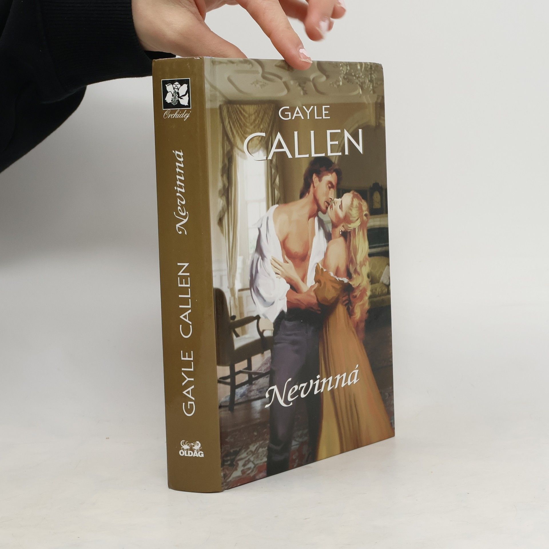 Julia Latham Nevinná