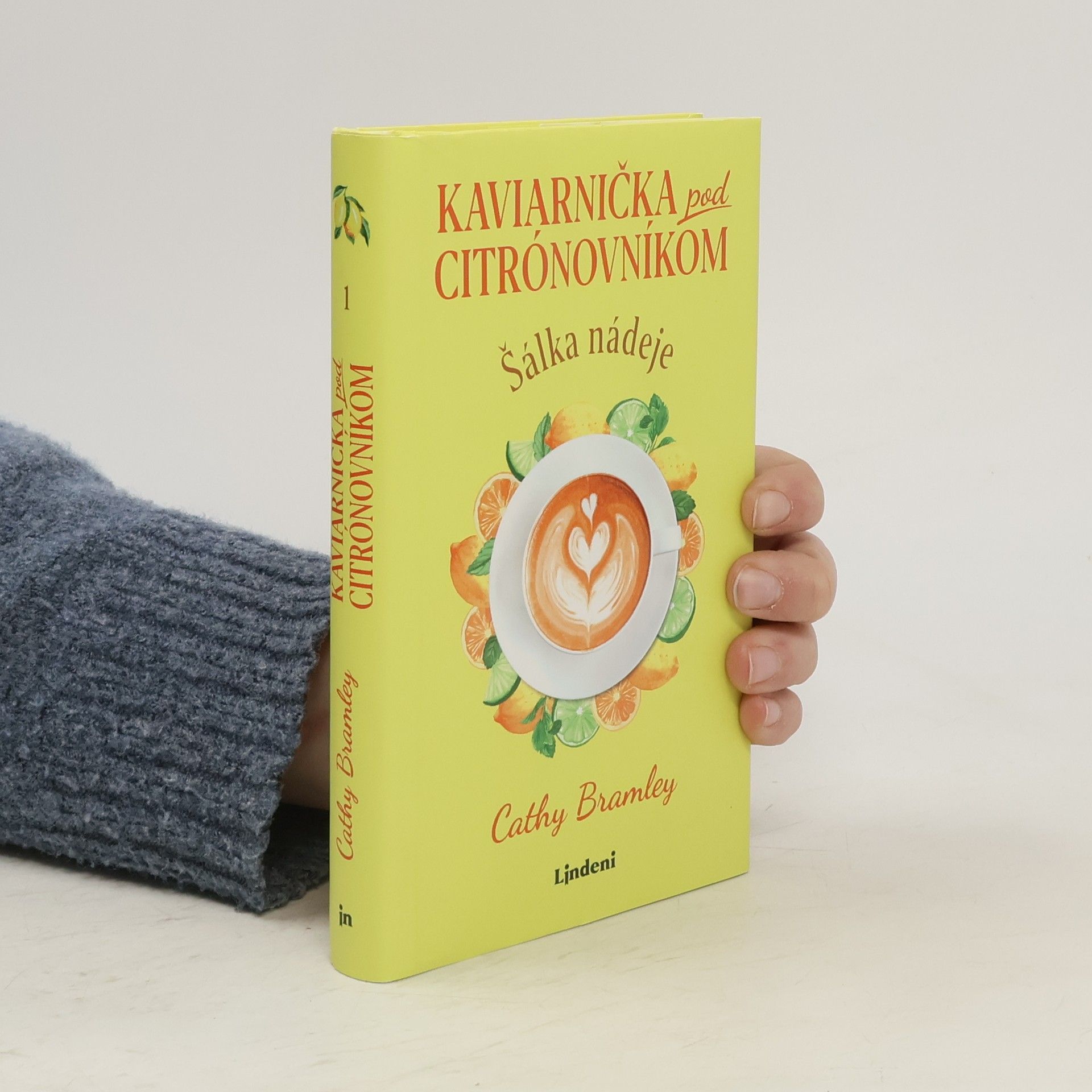 Cathy Bramley Kaviarnička pod citrónovníkom
