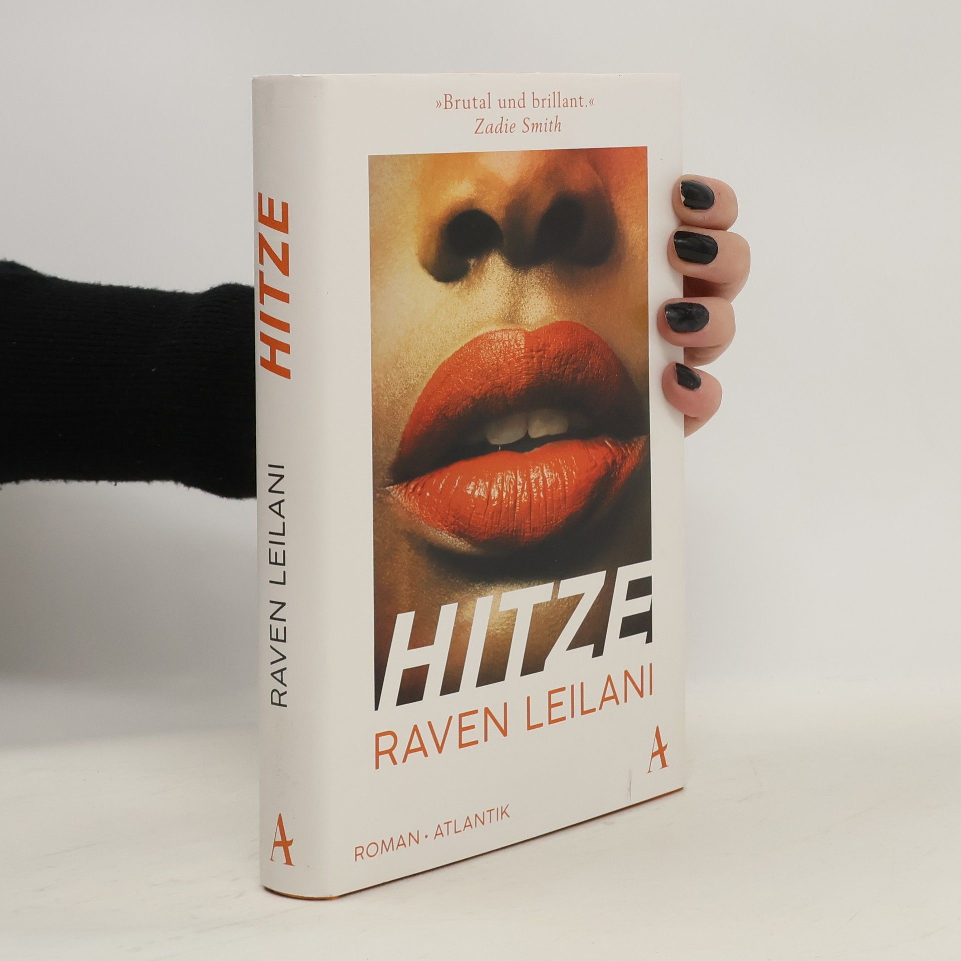 Raven Leilani Hitze