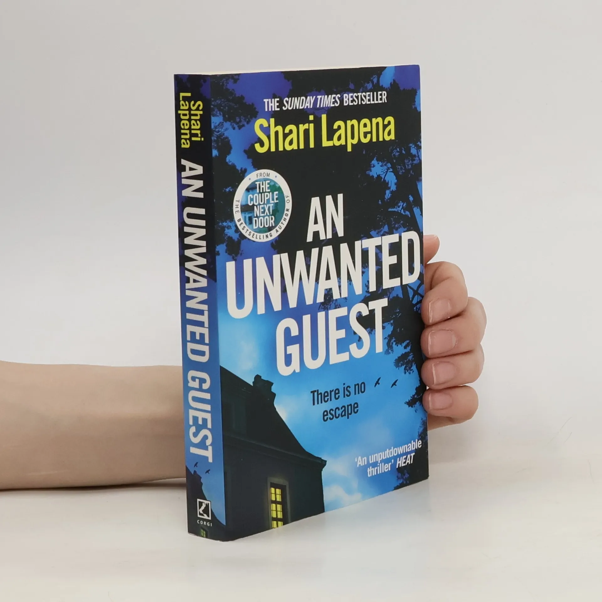 An Unwanted Guest | Book | Shari Lapena | EN