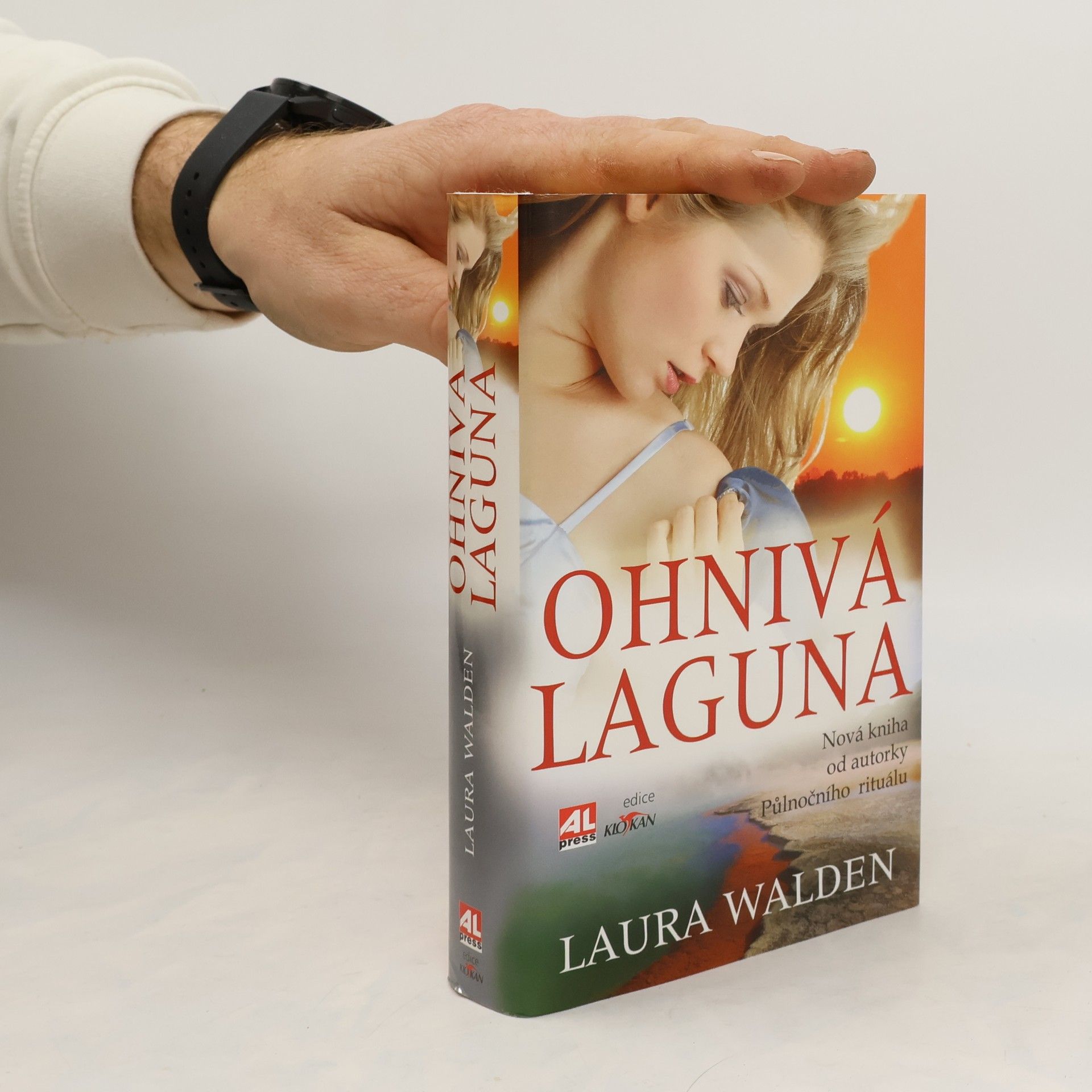 Laura Walden Ohnivá laguna