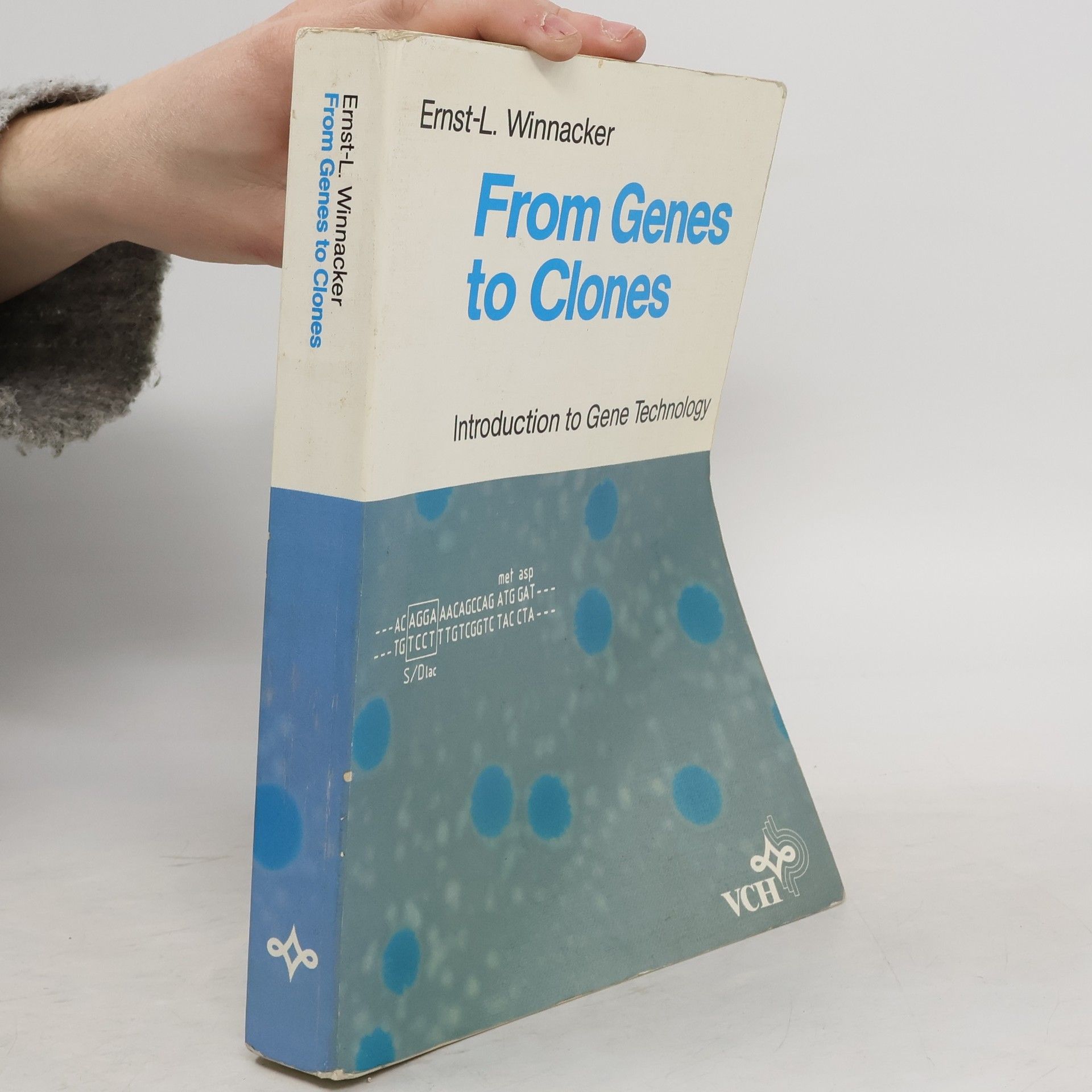 Ernst L. Winnacker From Genes to Clones