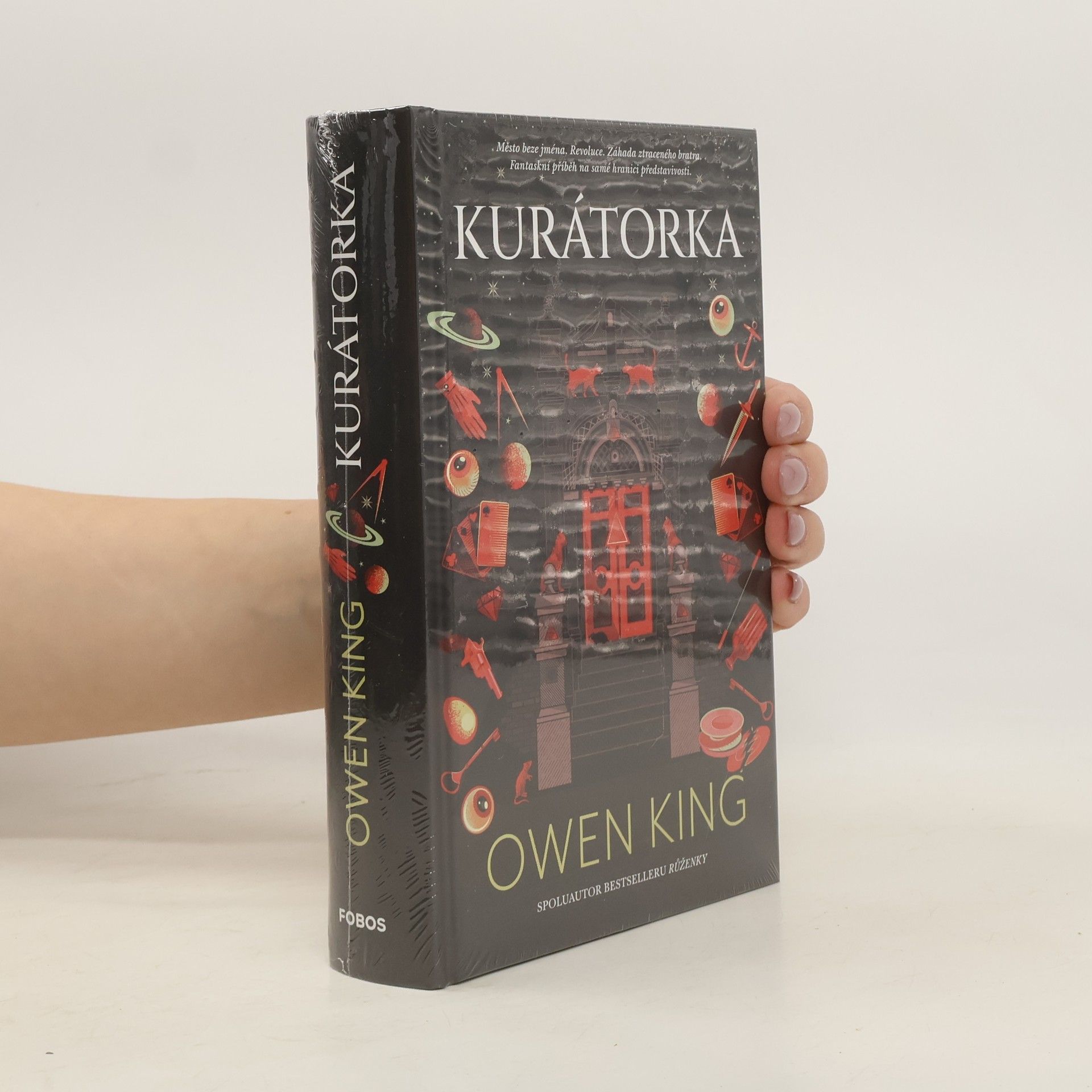 Owen King Kurátorka