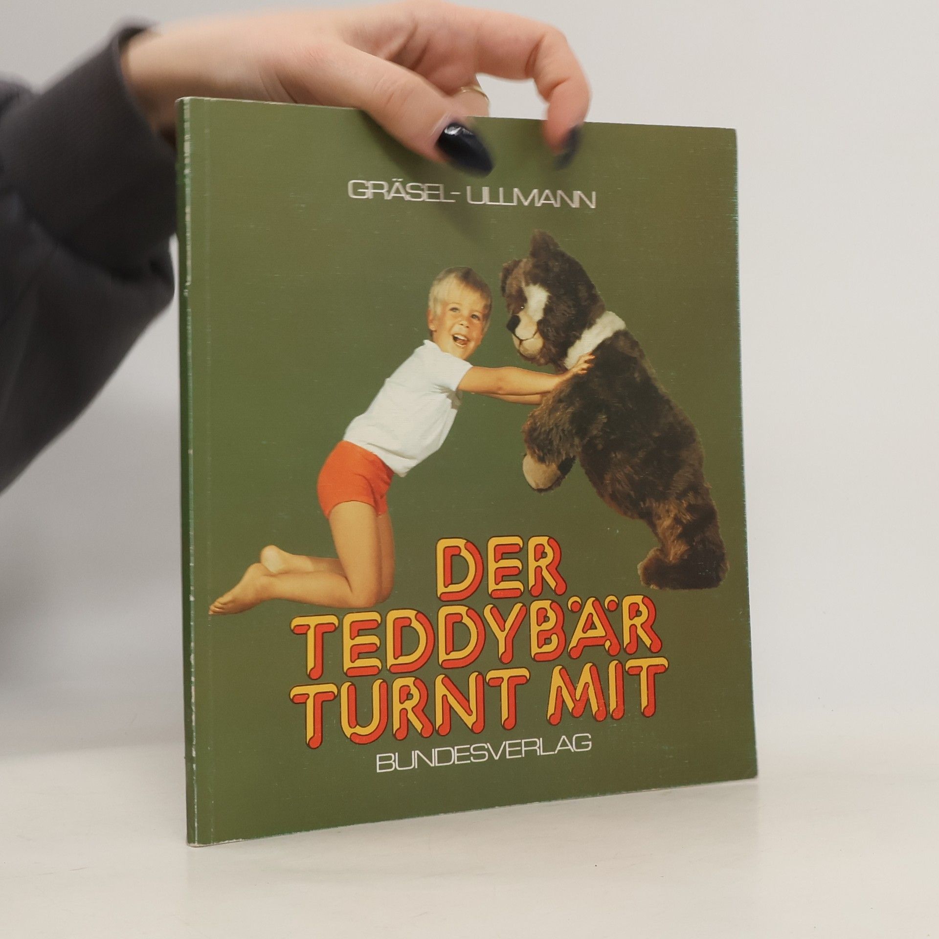 Collective Der Teddybär turnt mit