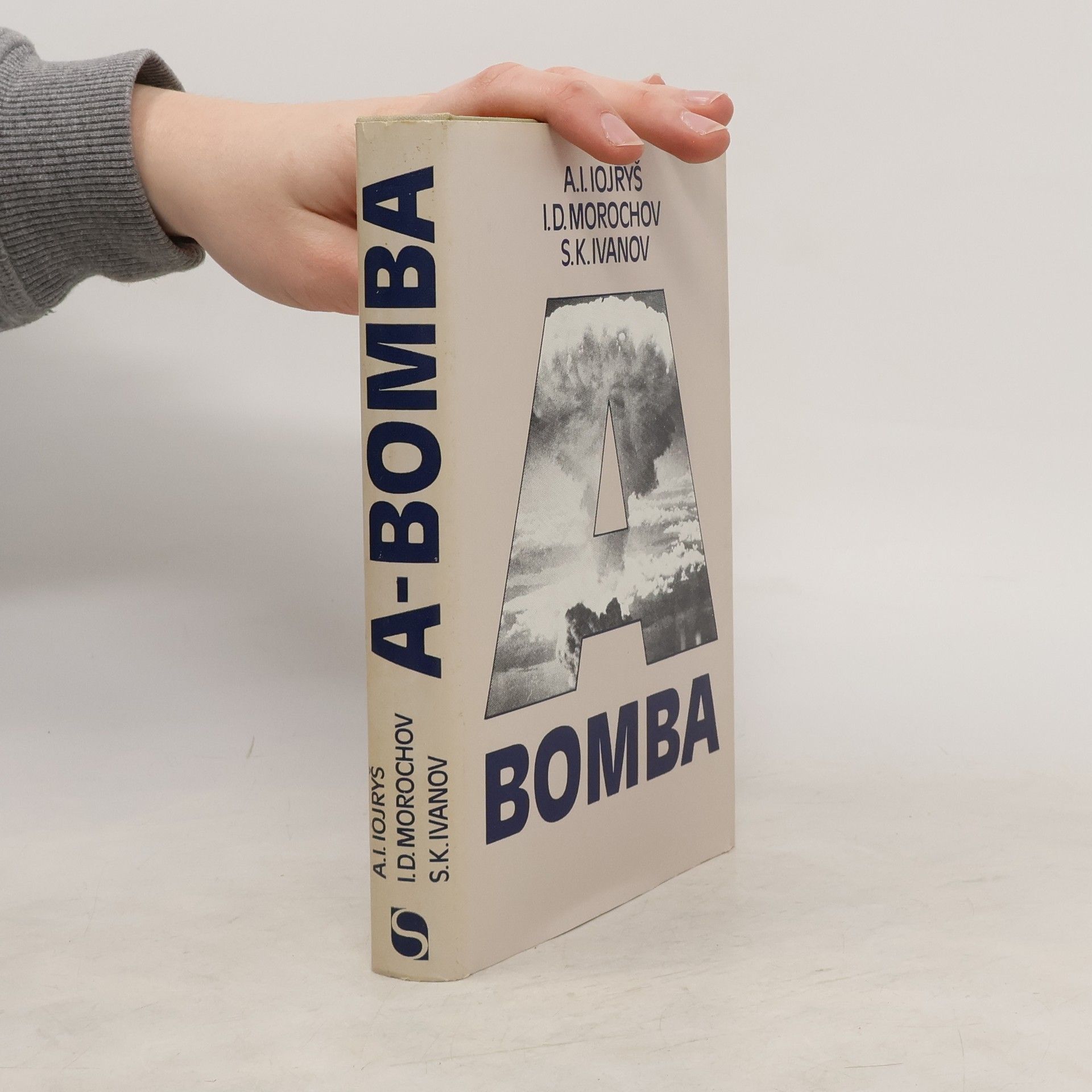 Abram Isaakovič Iojryš A Bomba