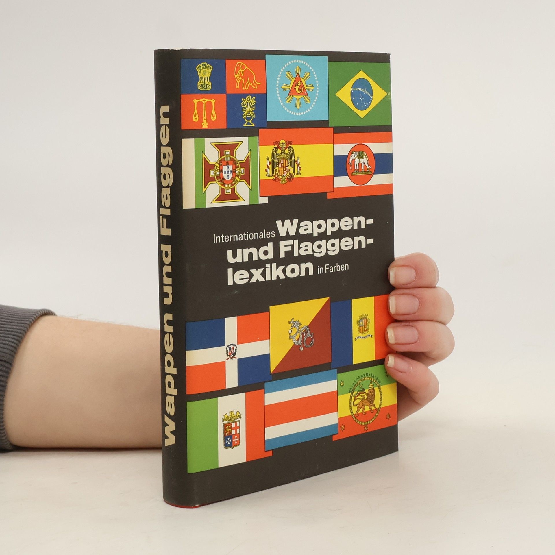 Collective Internationales Wappen- und Flaggenlexikon in Farben
