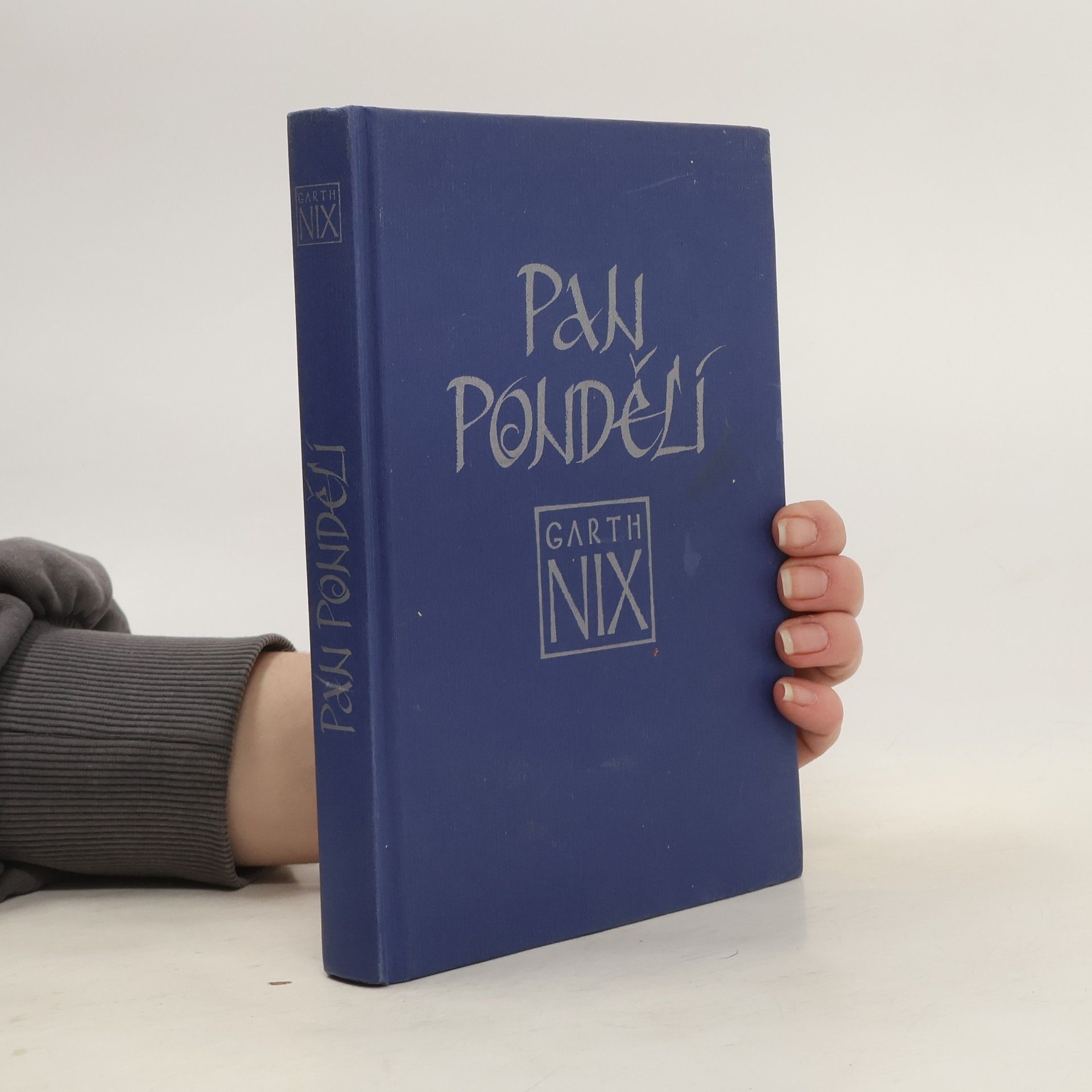 Garth Nix Pan Pondělí. Klíče od Království (kniha 1.)