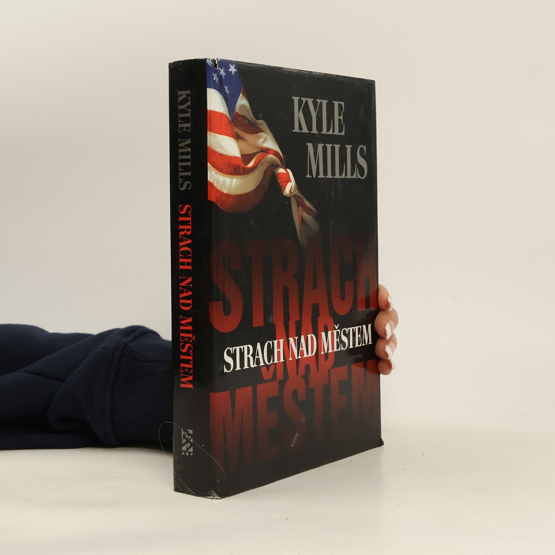 Kyle Mills Strach nad městem