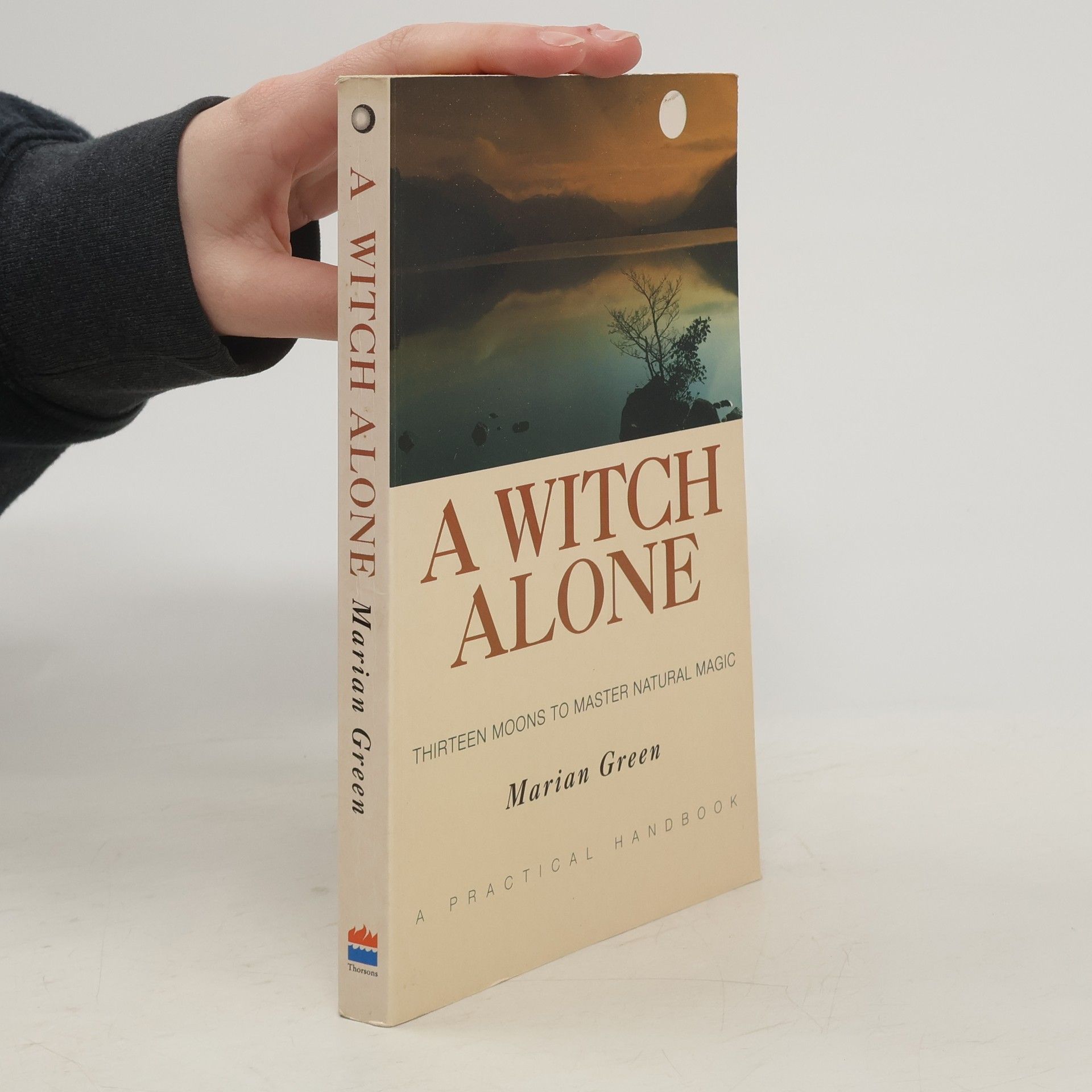 Marian Green A Witch Alone