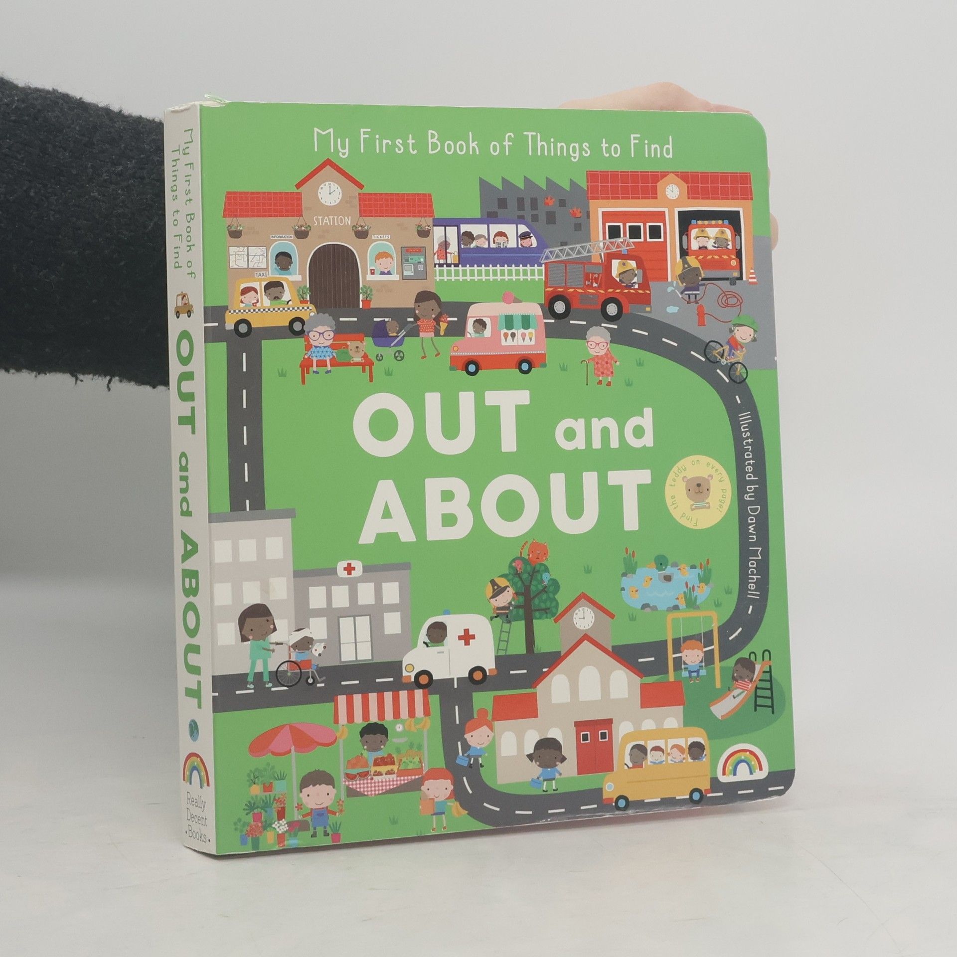 Dawn Machell My First Book of Things to Find. Out and About