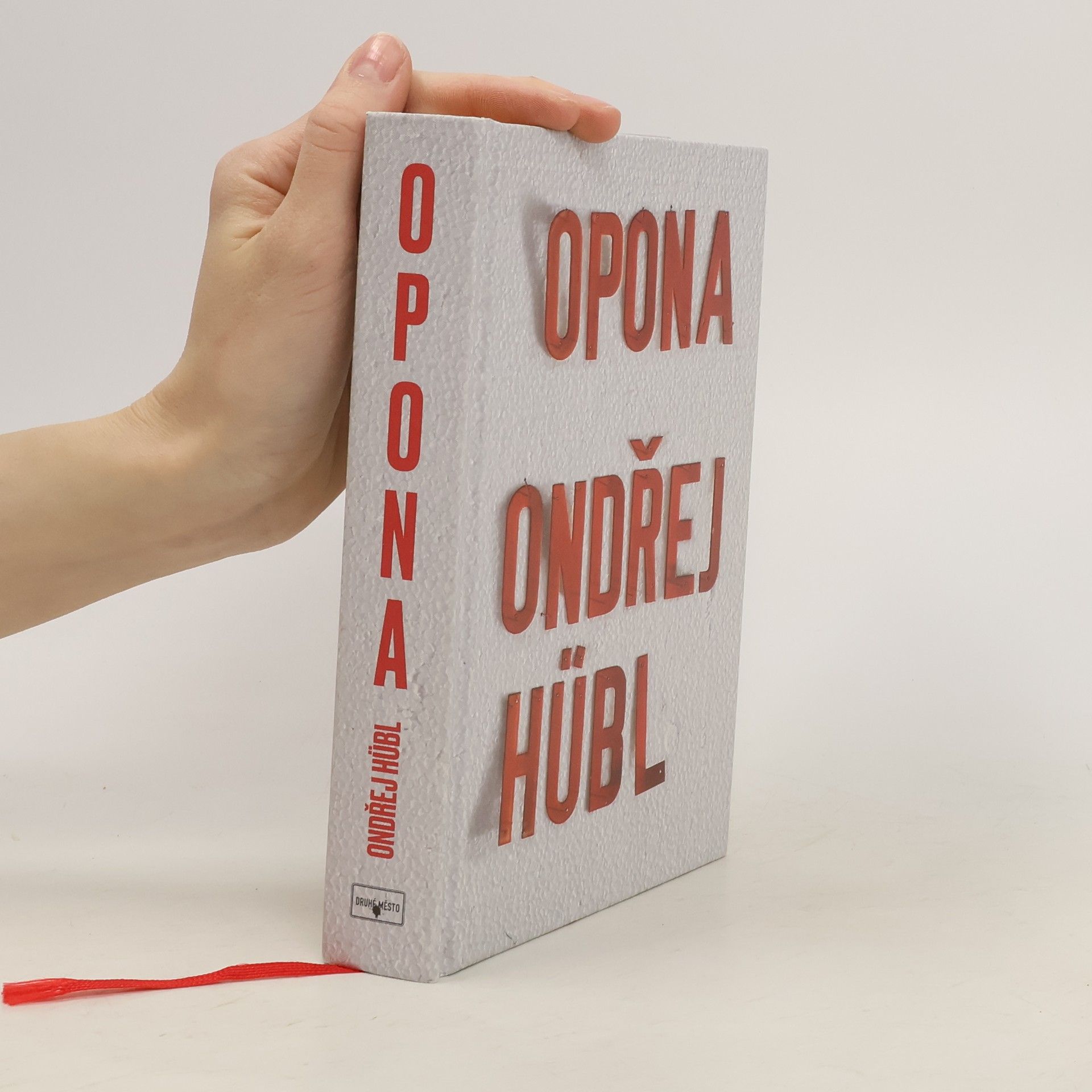 Ondřej Hübl Opona