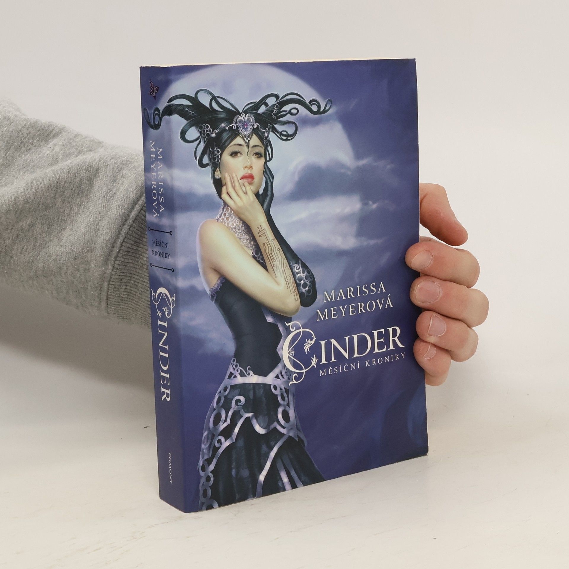 Marissa Meyer Měsíční kroniky - Cinder (1. díl série)
