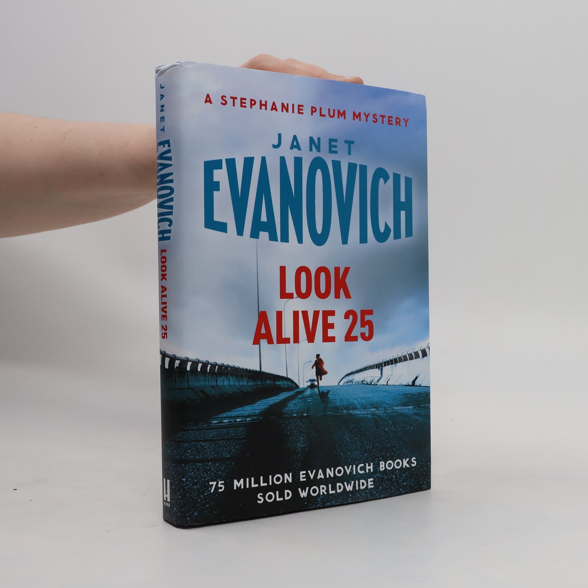 Janet Evanovich Look Alive Twenty-Five