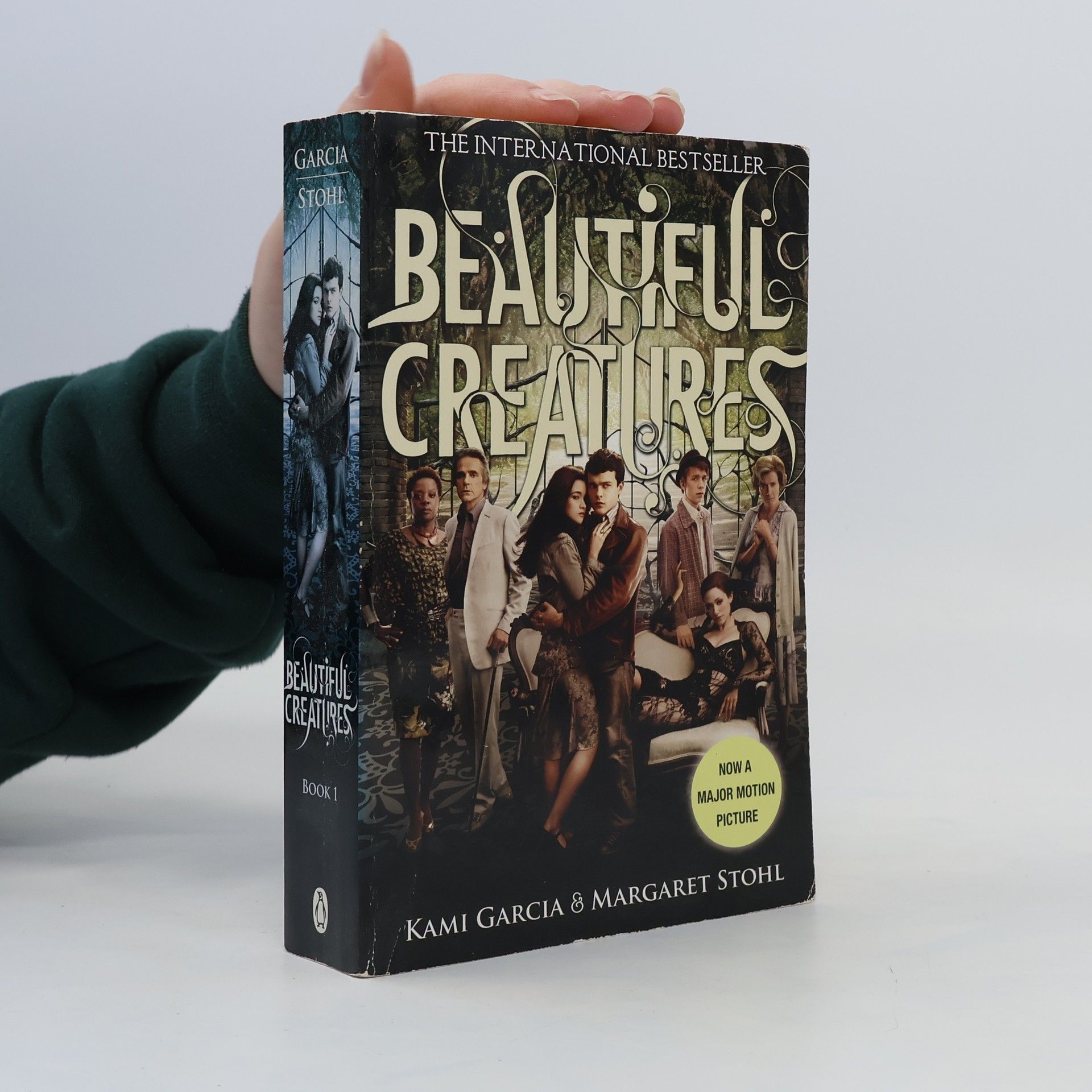 Kami Garcia Beautiful creatures