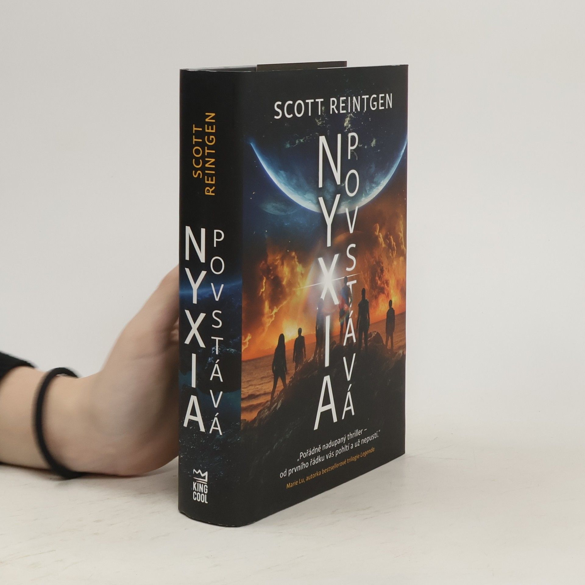 Scott Reintgen Nyxia povstává