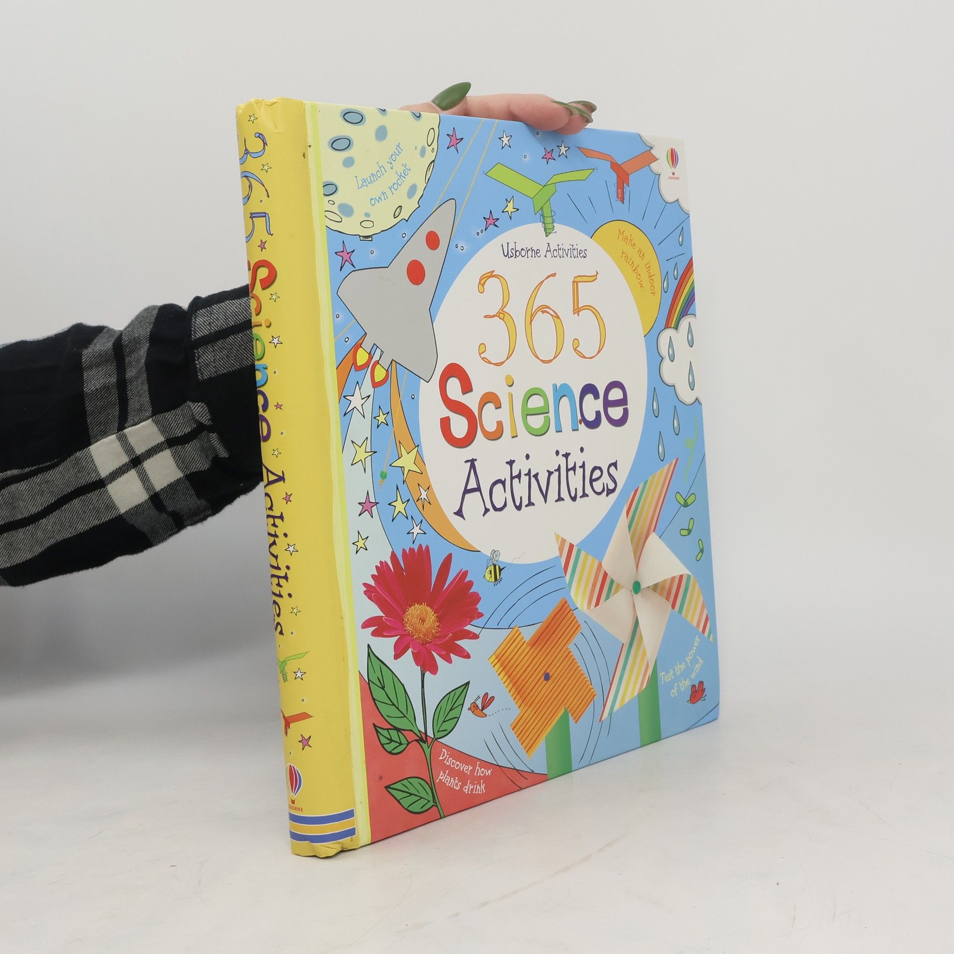 Minna Lacey 365 science activities