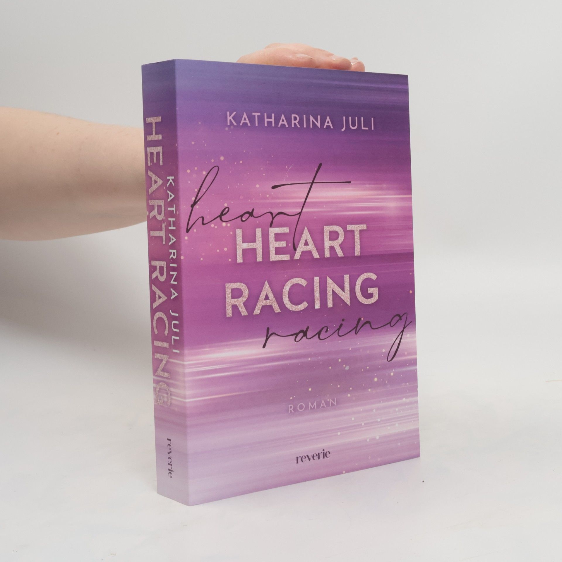 Katharina Juli Heart Racing. Roman | DIE New Adult Romance in der Welt des Rennsports | Mit Tropes wie Workplace-Romance, Enemies-to-Lovers und Secret Relationship