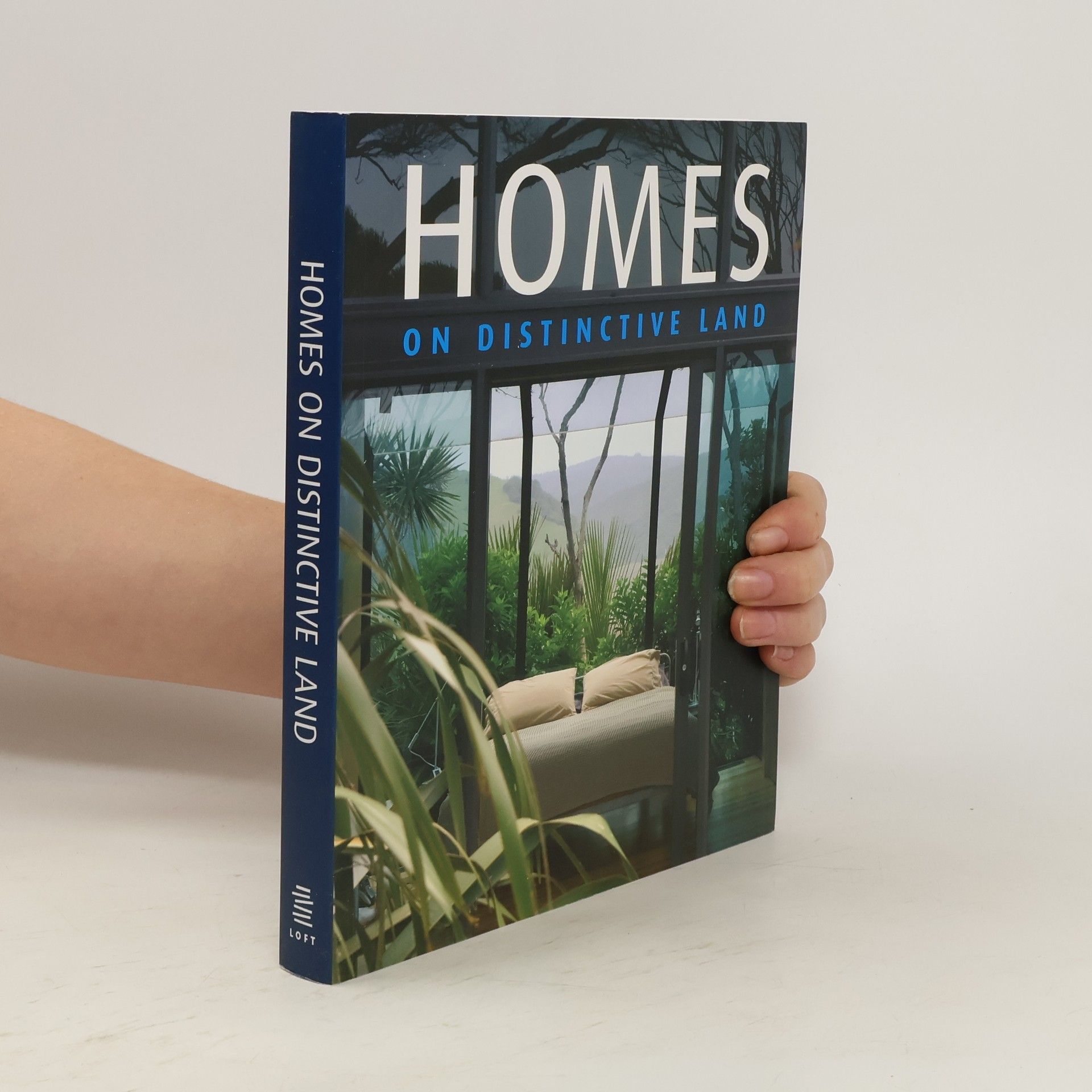 Cristina Paredes Benítez Homes on Distinctive Land