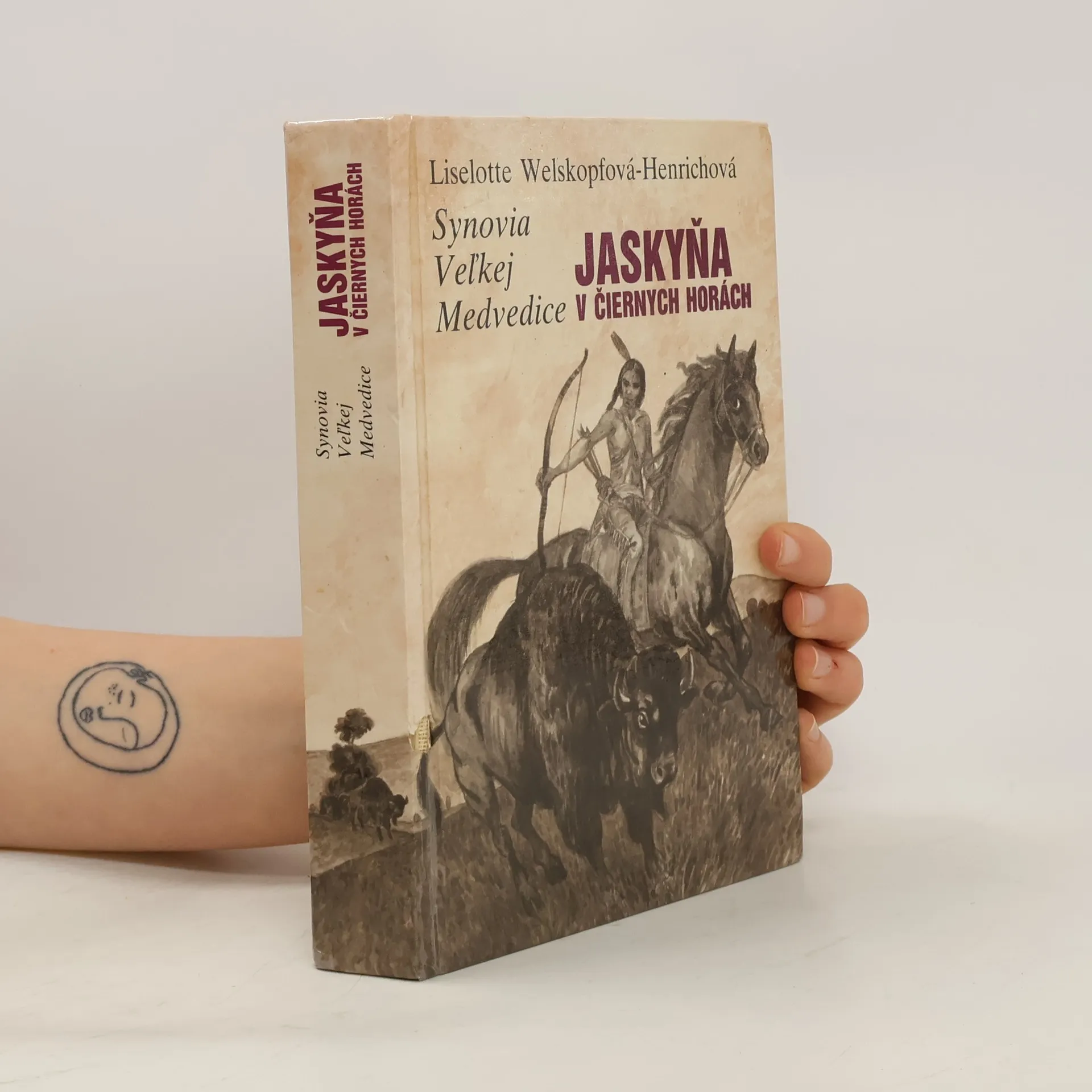 Synovia Veľkej Medvedice. III. diel. Jaskyňa v Čiernych horách | Kniha | Liselotte Welskopfová-Henrichová