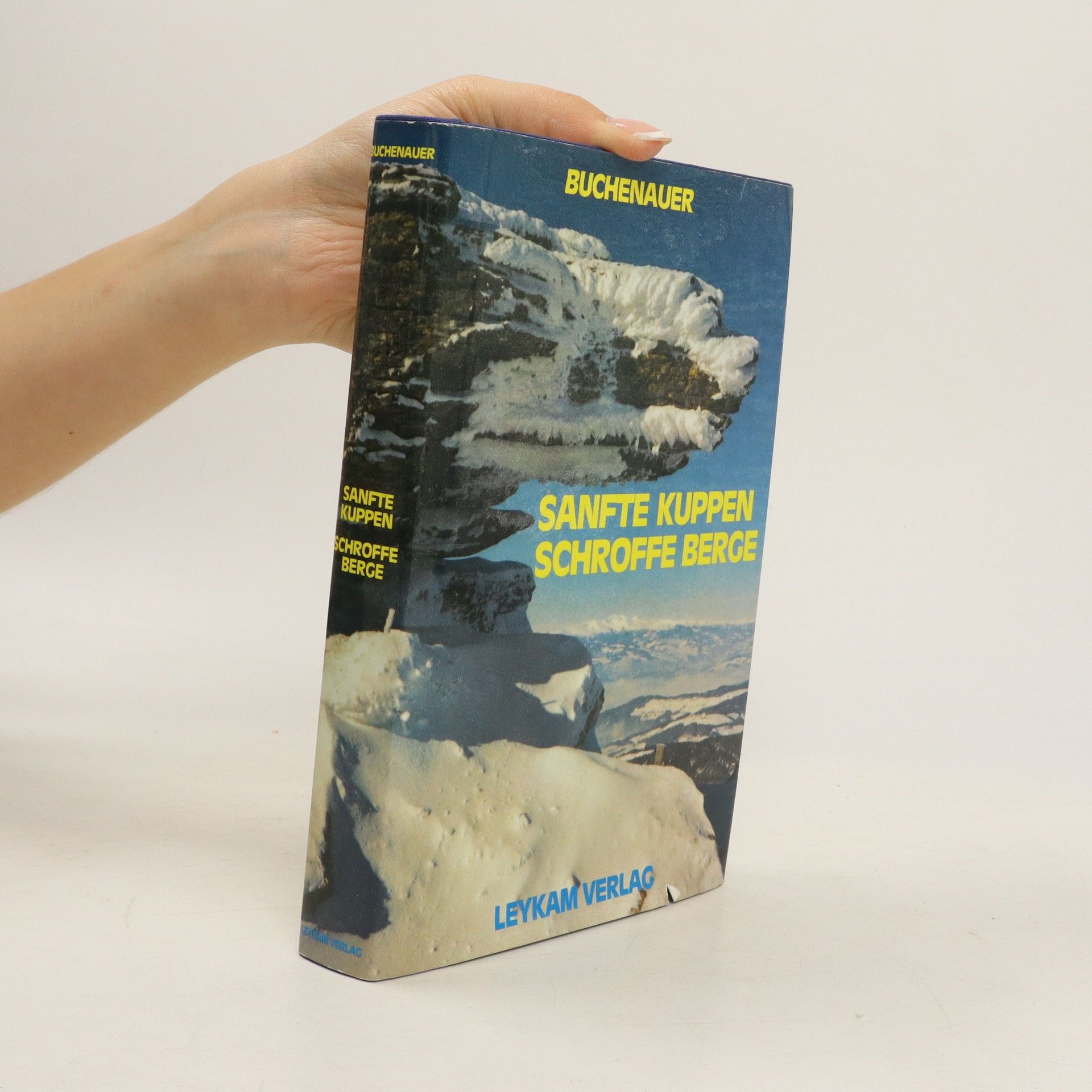 Sanfte Kuppen, schroffe Berge